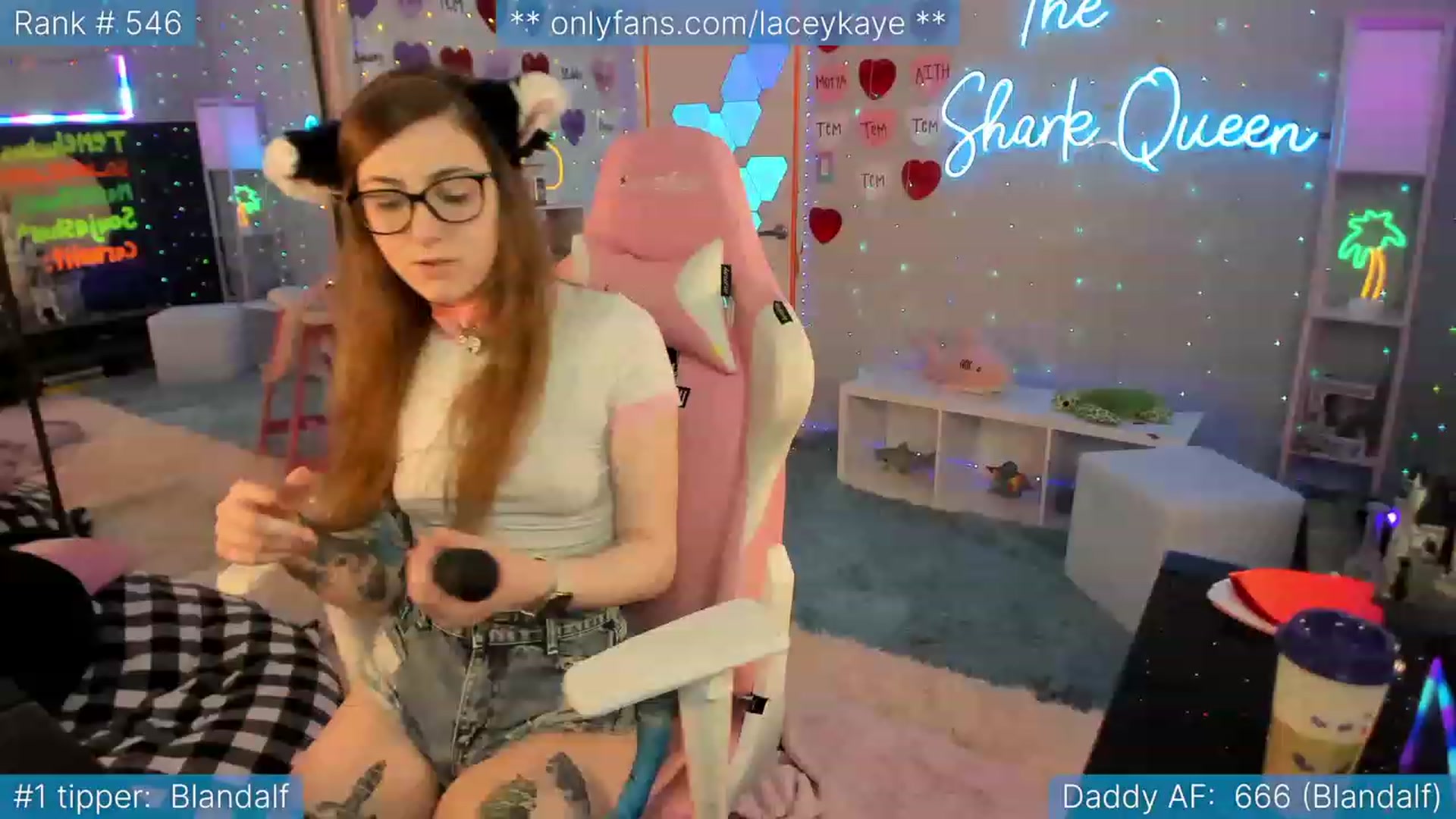 Gallery image thumbnail from TheSharkQueen's myfreecams stream on, 03/02/2023, 24:55 image 4 of 20