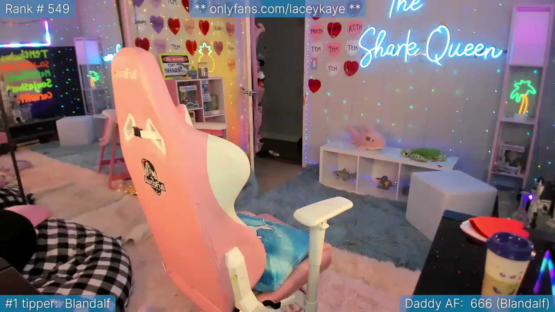 Gallery image thumbnail from TheSharkQueen's myfreecams stream on, 03/02/2023, 24:55 image 7 of 20