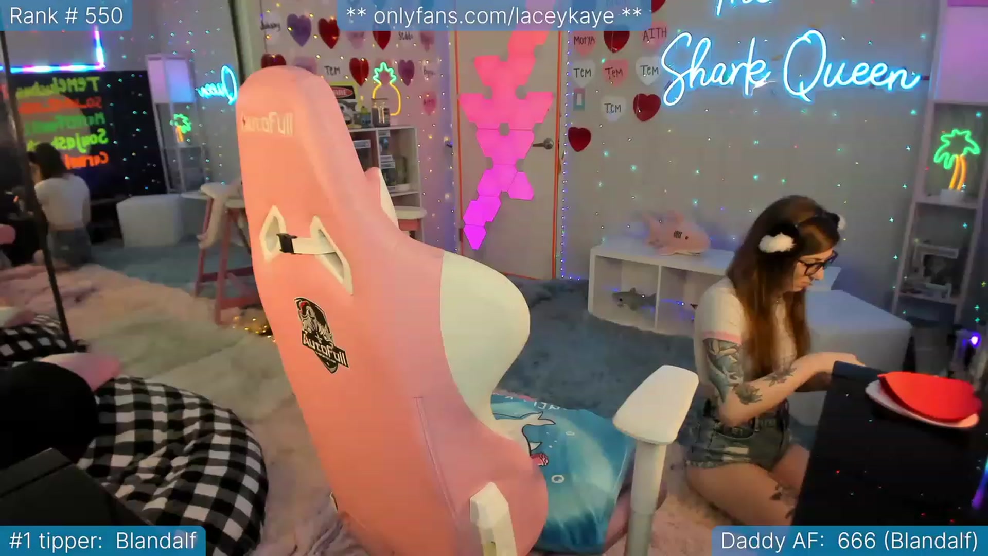 Gallery image thumbnail from TheSharkQueen's myfreecams stream on, 03/02/2023, 02:53 image 17 of 20