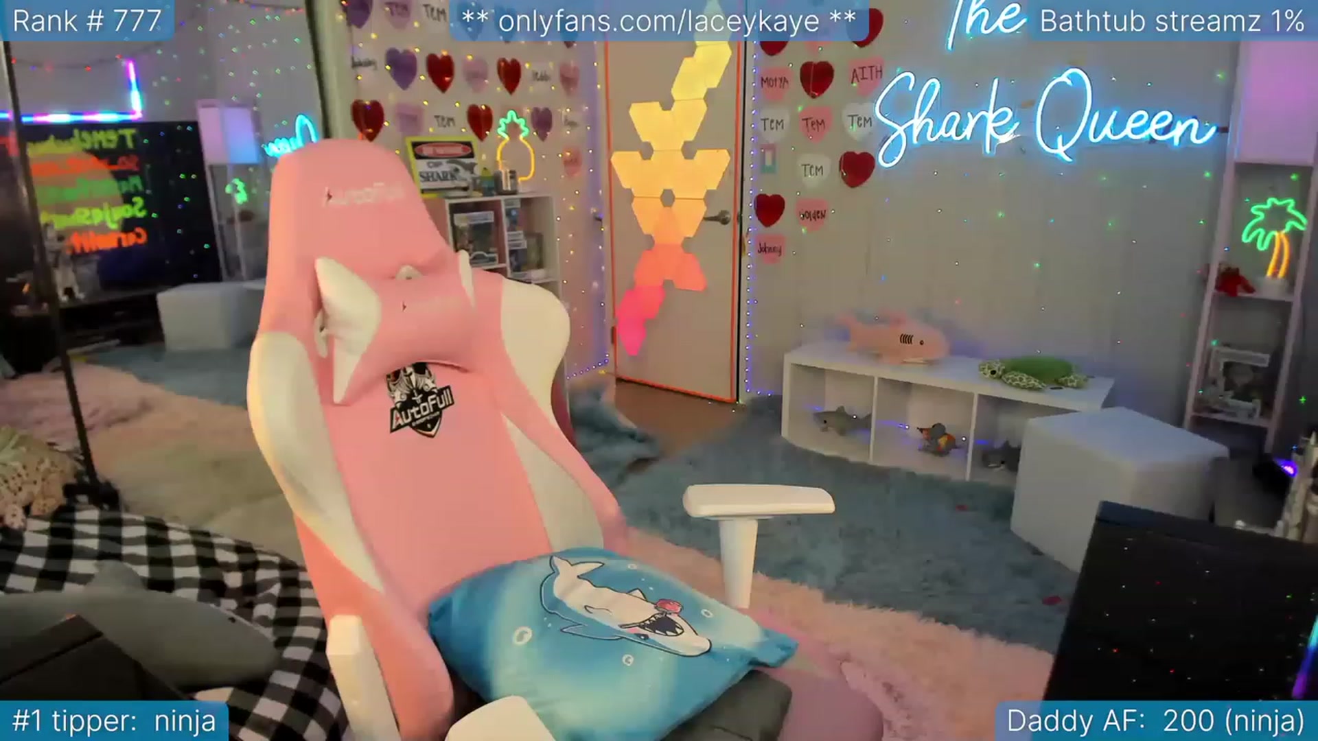 Gallery image thumbnail from TheSharkQueen's myfreecams stream on, 03/03/2023, 24:01 image 18 of 20
