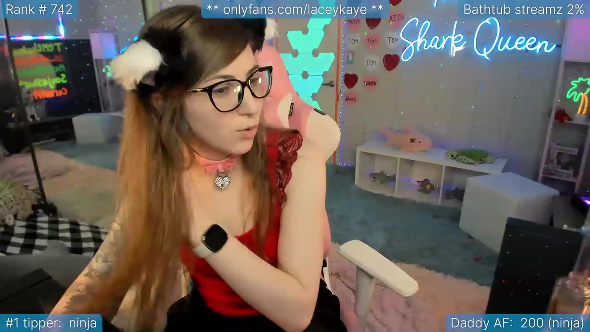Gallery image thumbnail from TheSharkQueen's myfreecams stream on, 03/03/2023, 01:27 image 3 of 20