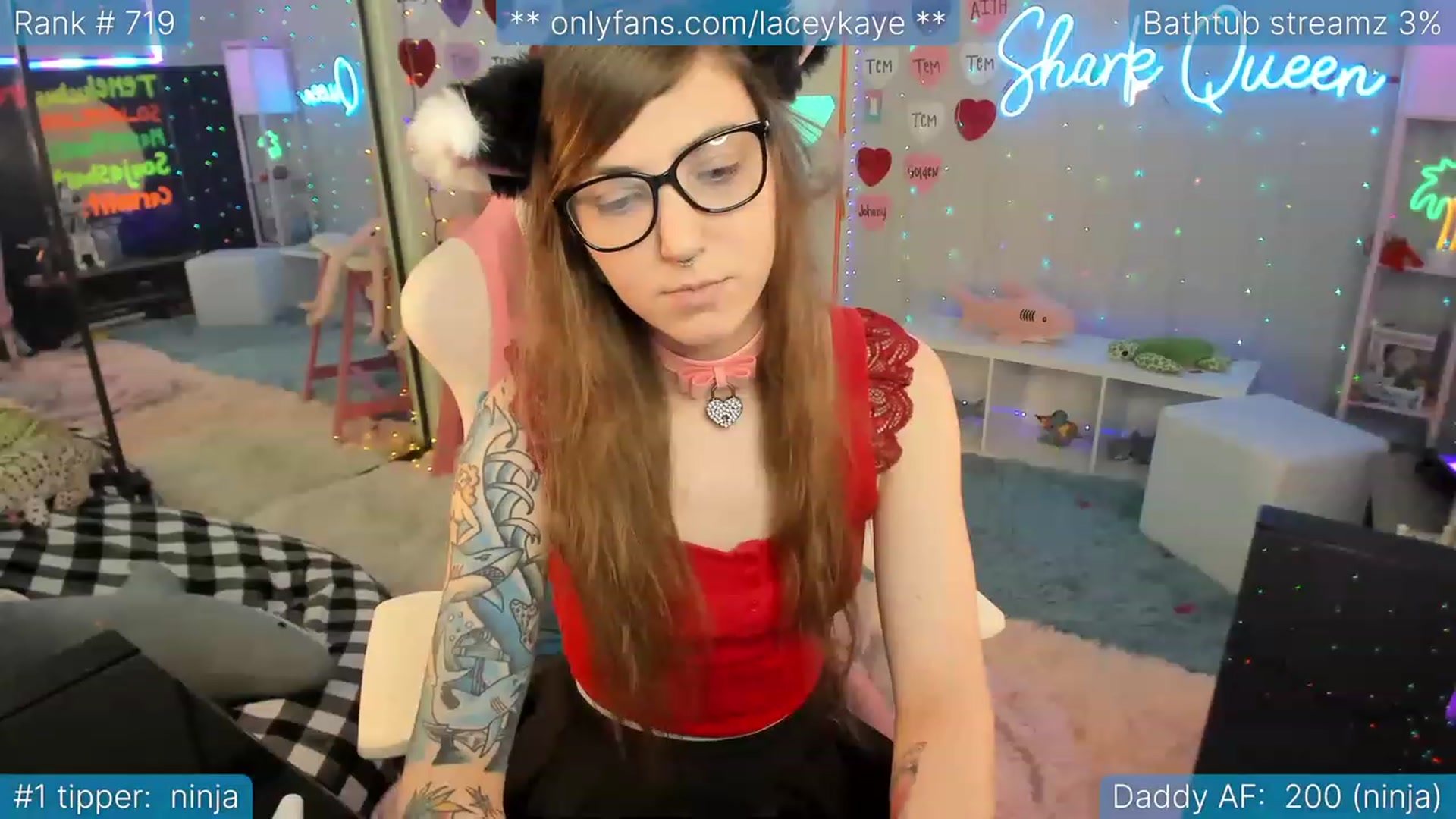 Gallery image thumbnail from TheSharkQueen's myfreecams stream on, 03/03/2023, 01:27 image 12 of 20