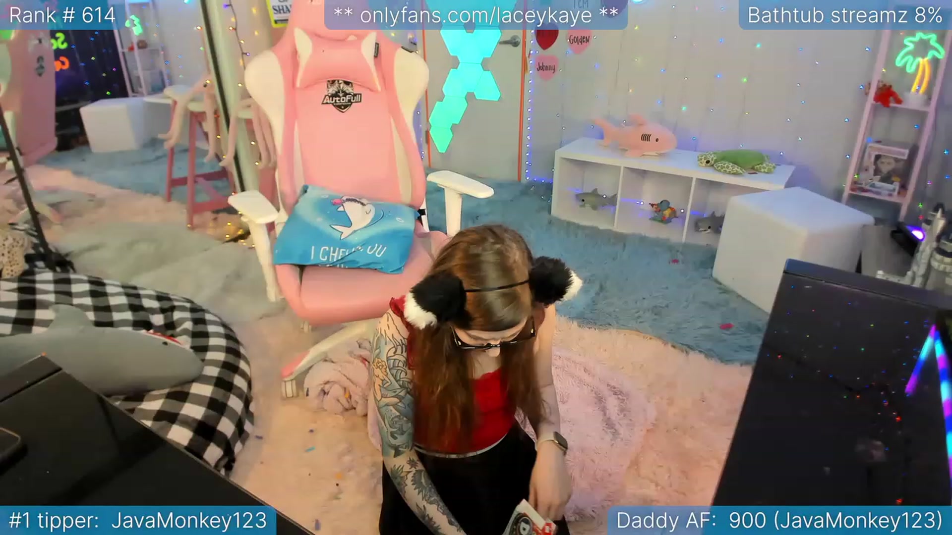 Gallery image thumbnail from TheSharkQueen's myfreecams stream on, 03/03/2023, 02:14 image 11 of 20