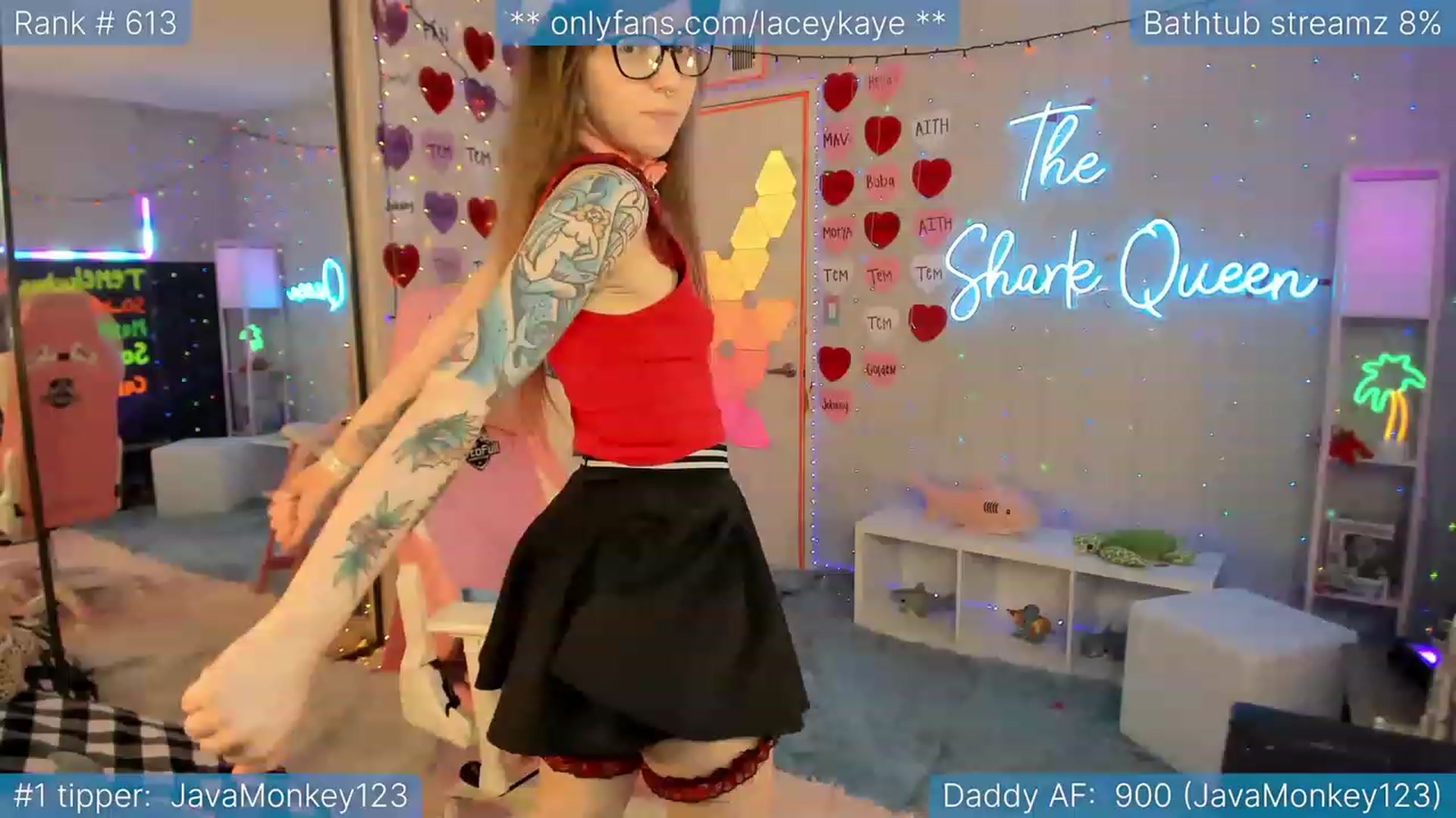 Gallery image thumbnail from TheSharkQueen's myfreecams stream on, 03/03/2023, 02:14 image 13 of 20