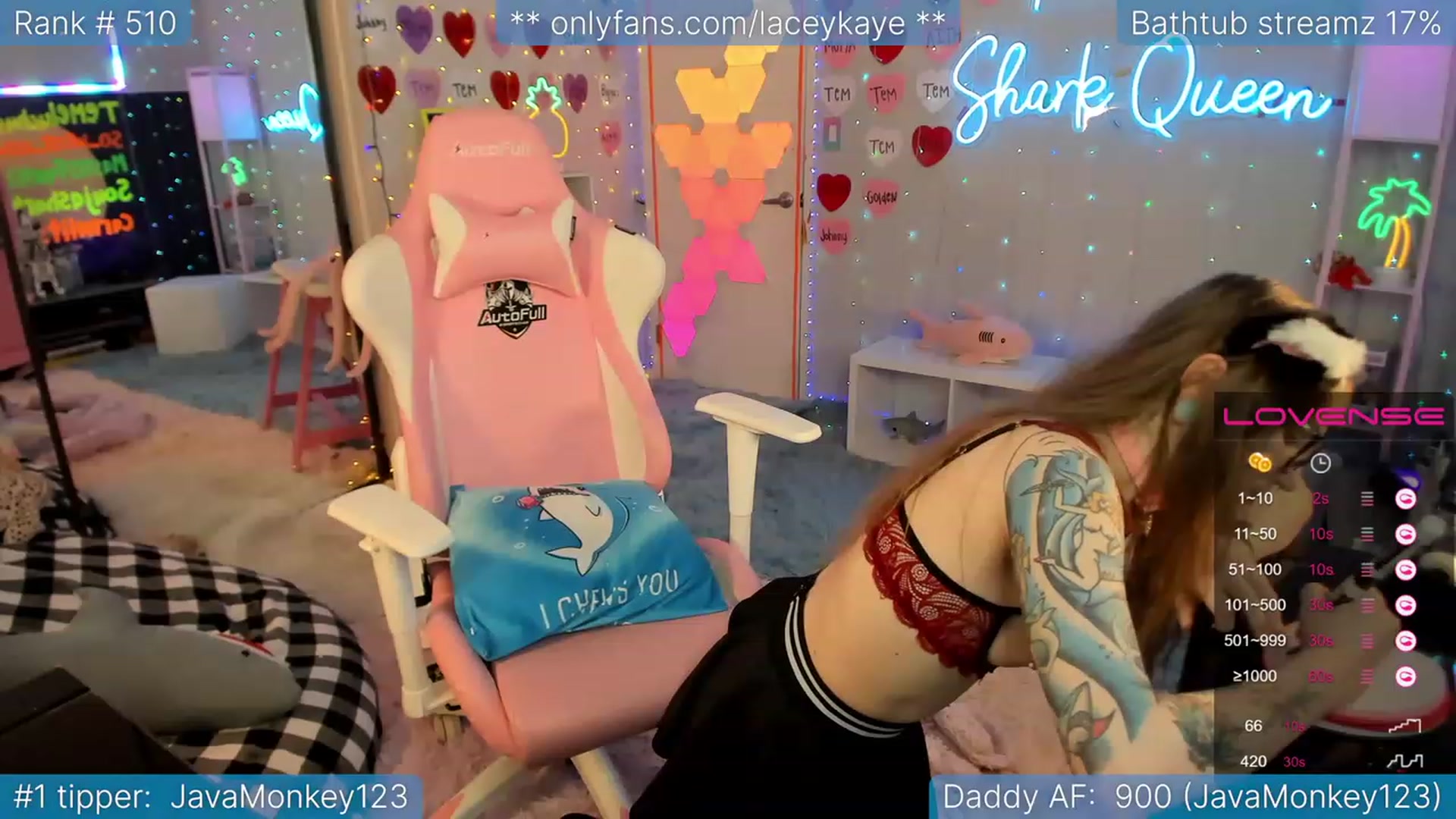 Gallery image thumbnail from TheSharkQueen's myfreecams stream on, 03/03/2023, 04:08 image 15 of 20