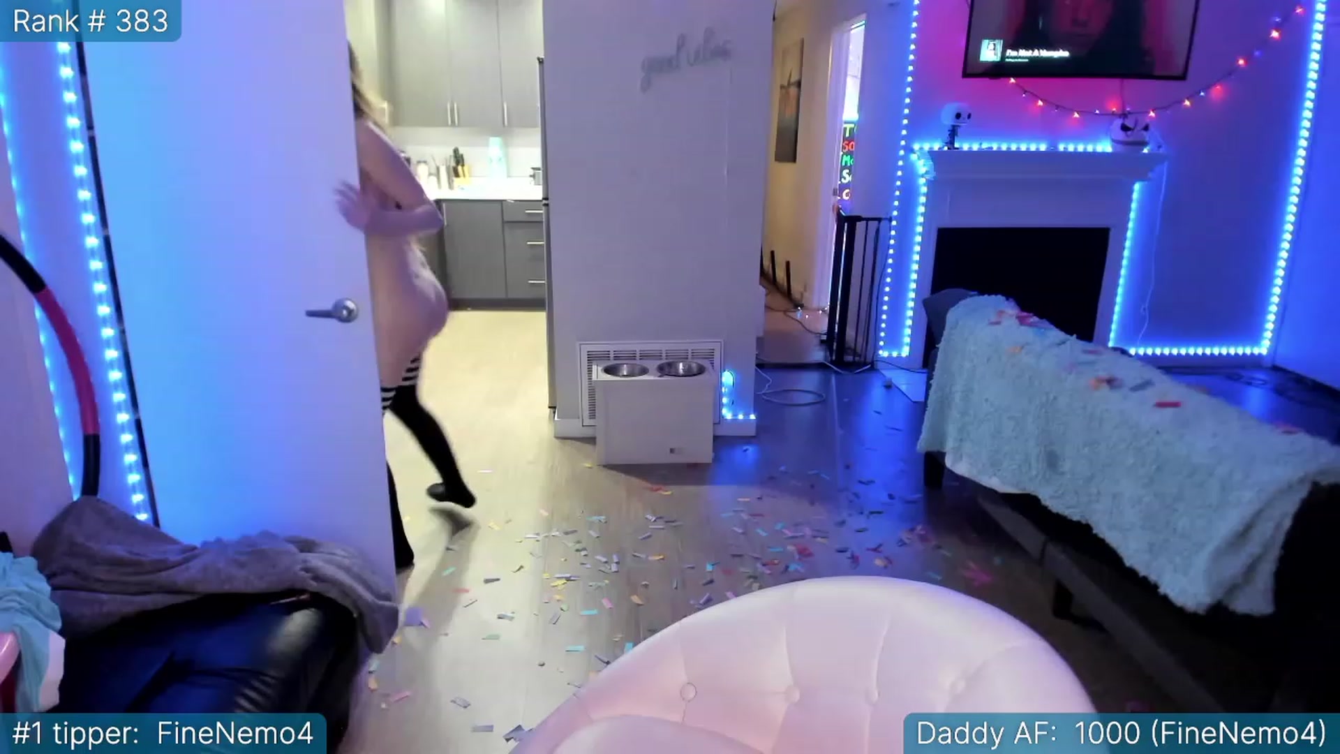 Gallery image thumbnail from TheSharkQueen's myfreecams stream on, 03/08/2023, 07:09 image 13 of 20