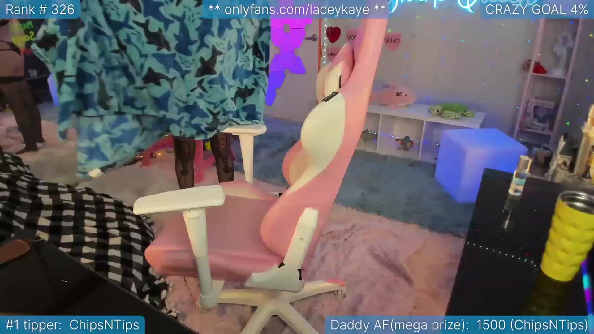 Gallery image thumbnail from TheSharkQueen's myfreecams stream on, 03/23/2023, 01:44 image 16 of 20