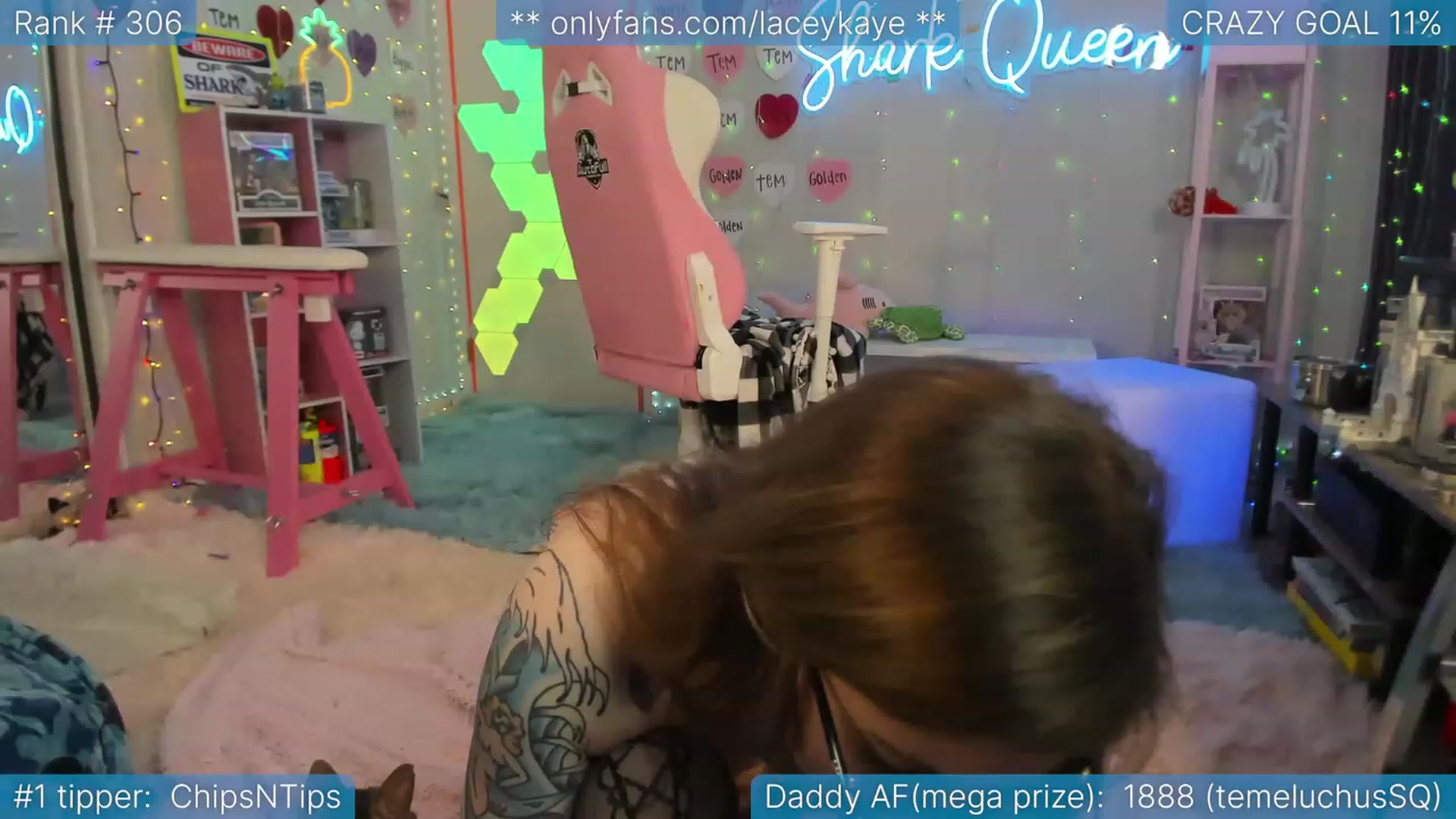 Gallery image thumbnail from TheSharkQueen's myfreecams stream on, 03/23/2023, 06:11 image 14 of 20