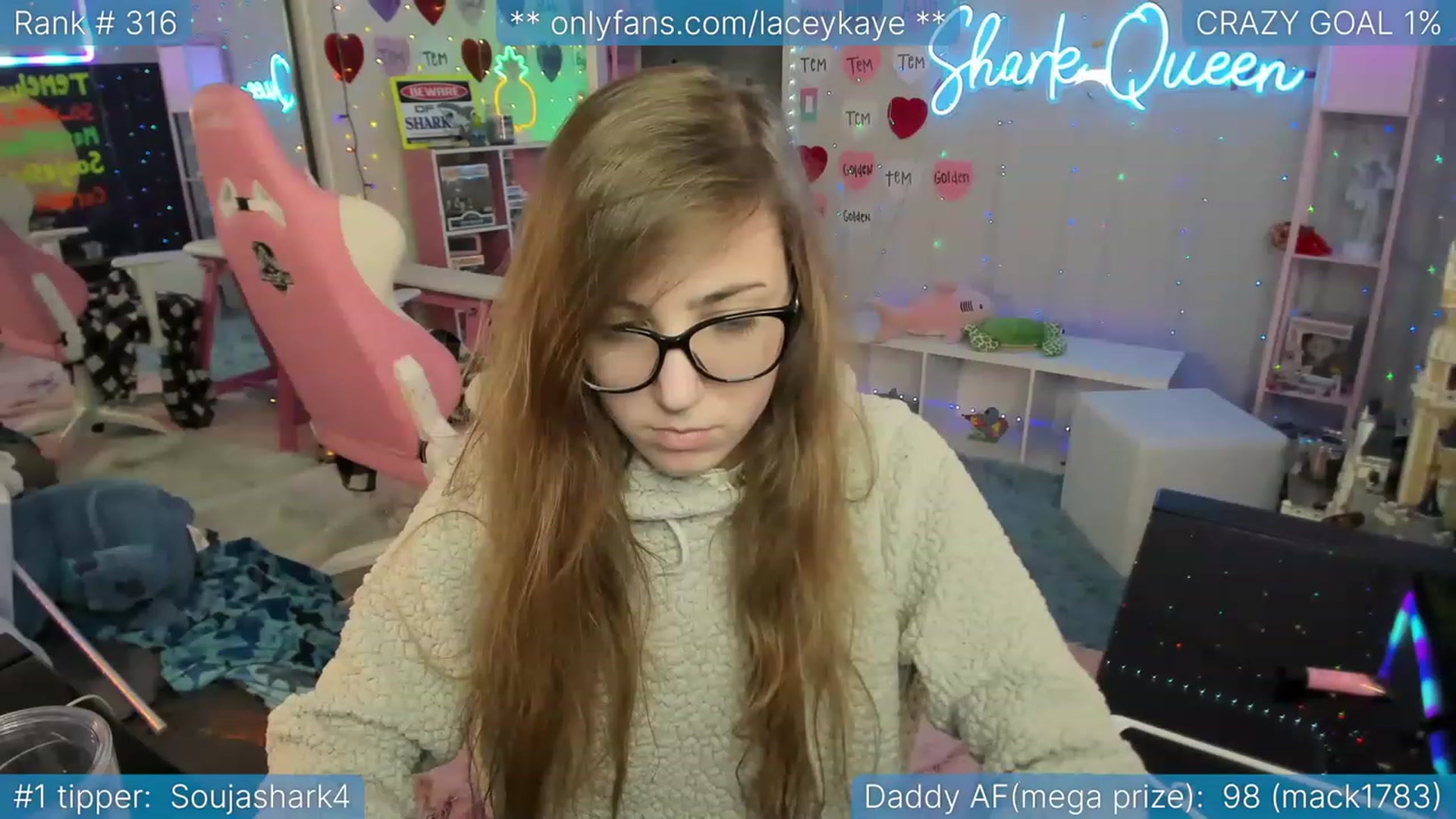 Gallery image thumbnail from TheSharkQueen's myfreecams stream on, 03/24/2023, 02:33 image 19 of 20