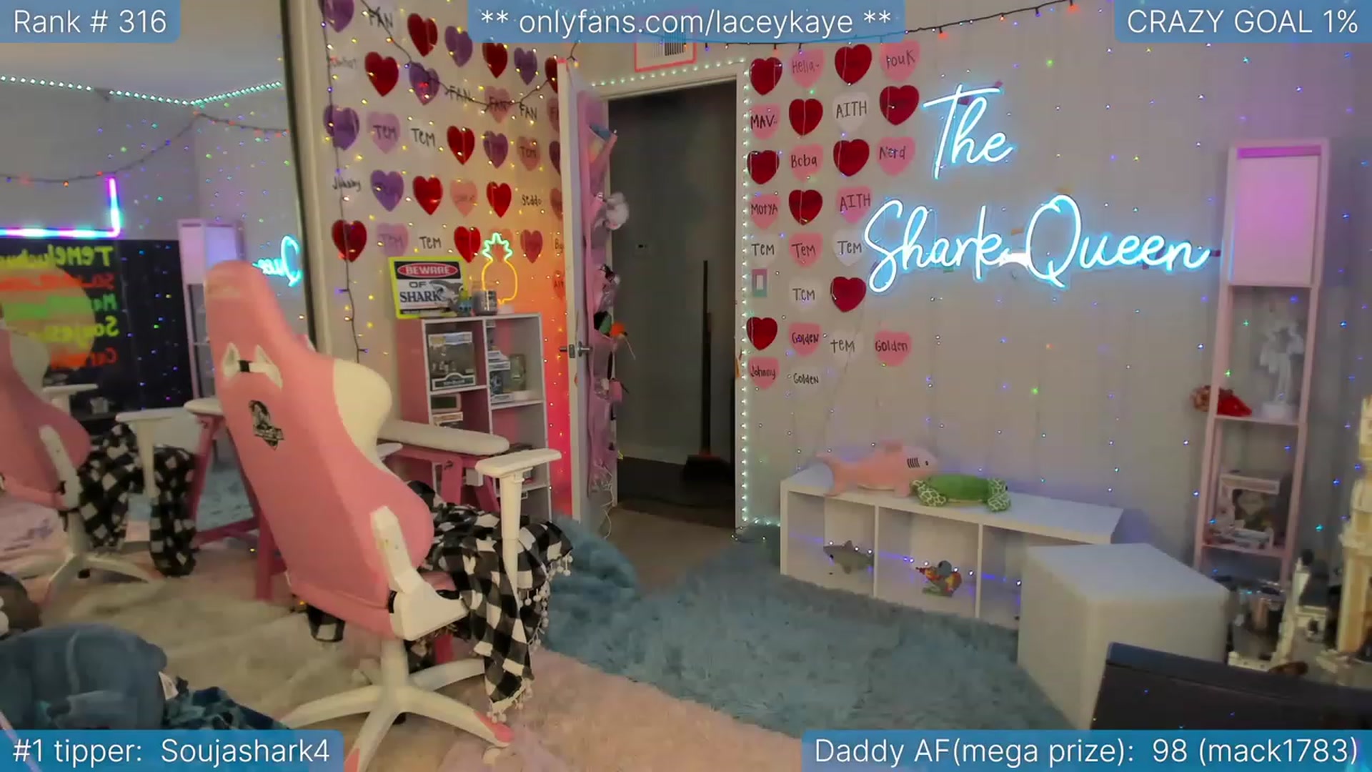 Gallery image thumbnail from TheSharkQueen's myfreecams stream on, 03/24/2023, 02:33 image 16 of 20