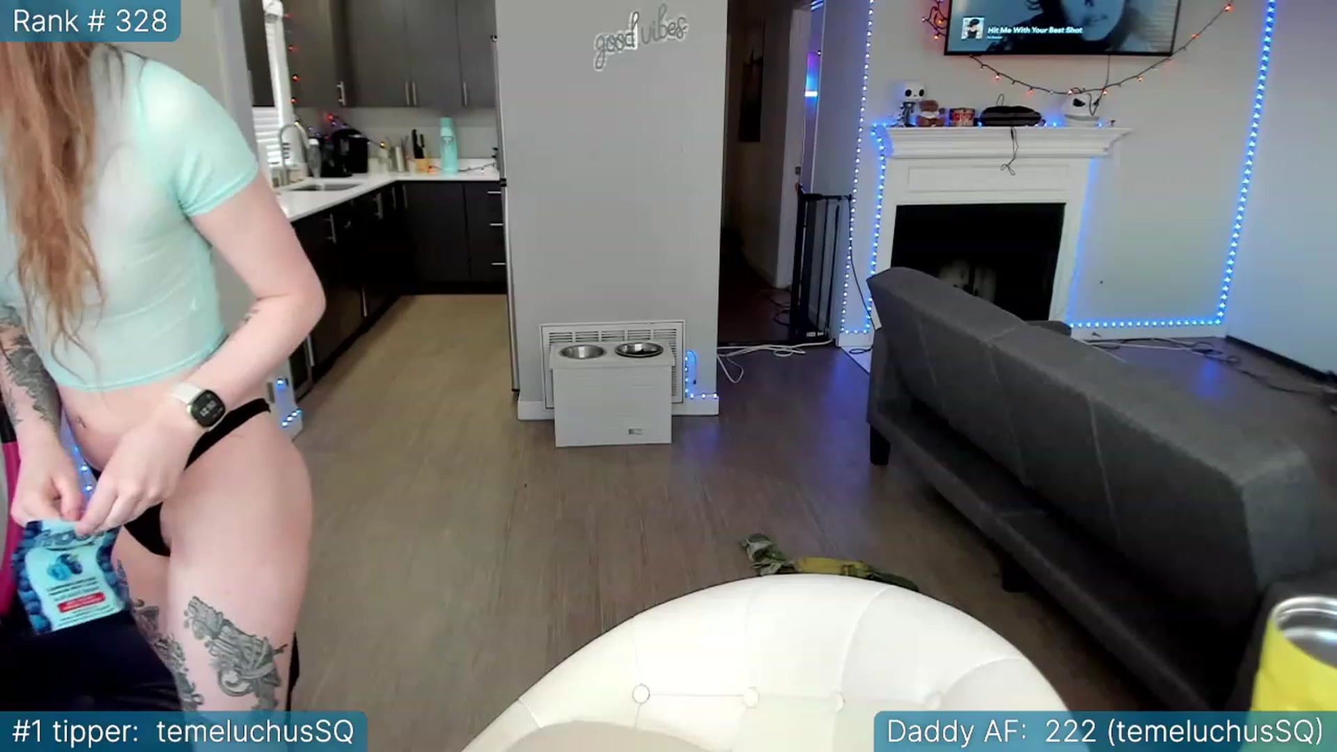 Gallery image thumbnail from TheSharkQueen's myfreecams stream on, 03/29/2023, 02:15 image 12 of 20