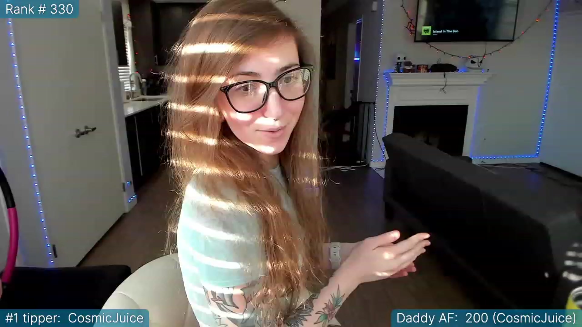 Gallery image thumbnail from TheSharkQueen's myfreecams stream on, 03/29/2023, 02:15 image 6 of 20