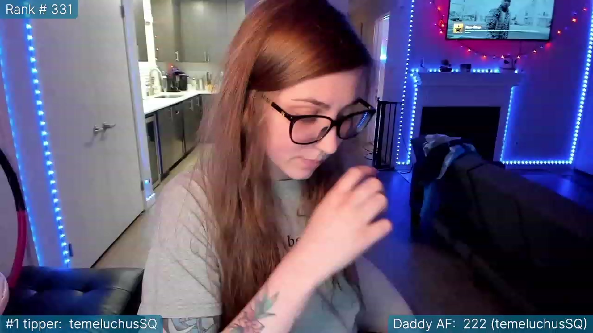Gallery image thumbnail from TheSharkQueen's myfreecams stream on, 03/29/2023, 03:41 image 13 of 20