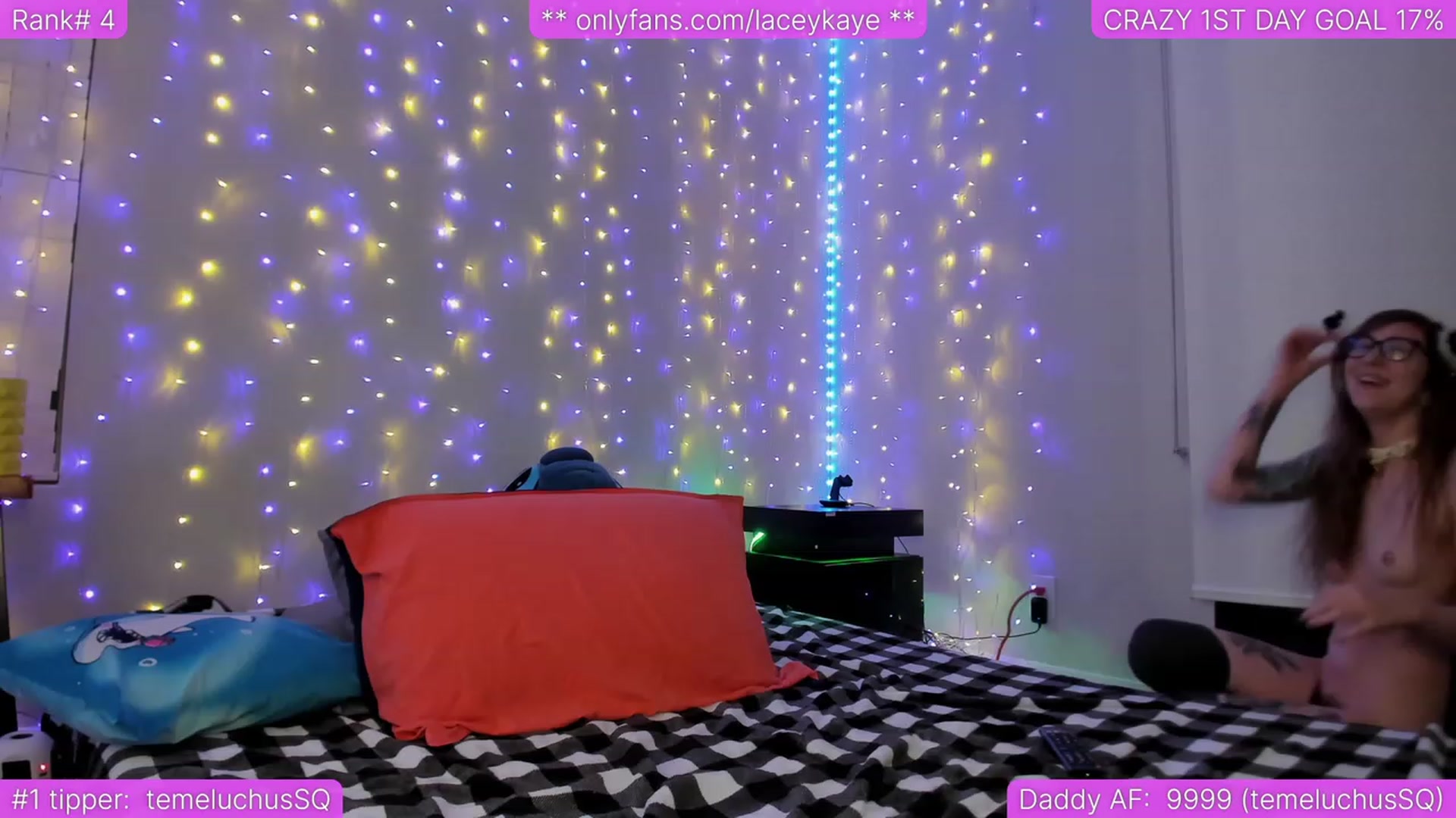 Gallery image thumbnail from TheSharkQueen's myfreecams stream on, 04/01/2023, 08:47 image 13 of 20