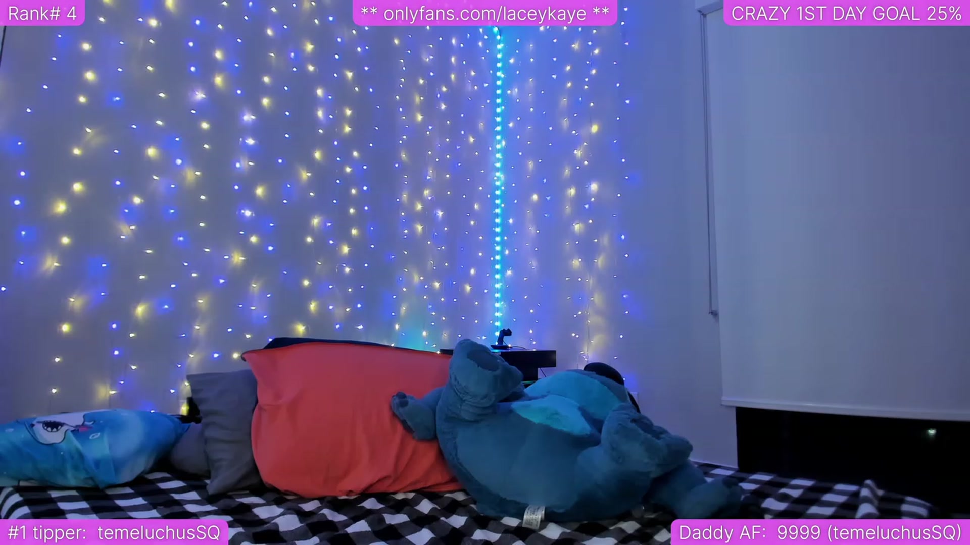 Gallery image thumbnail from TheSharkQueen's myfreecams stream on, 04/01/2023, 12:12 image 16 of 20