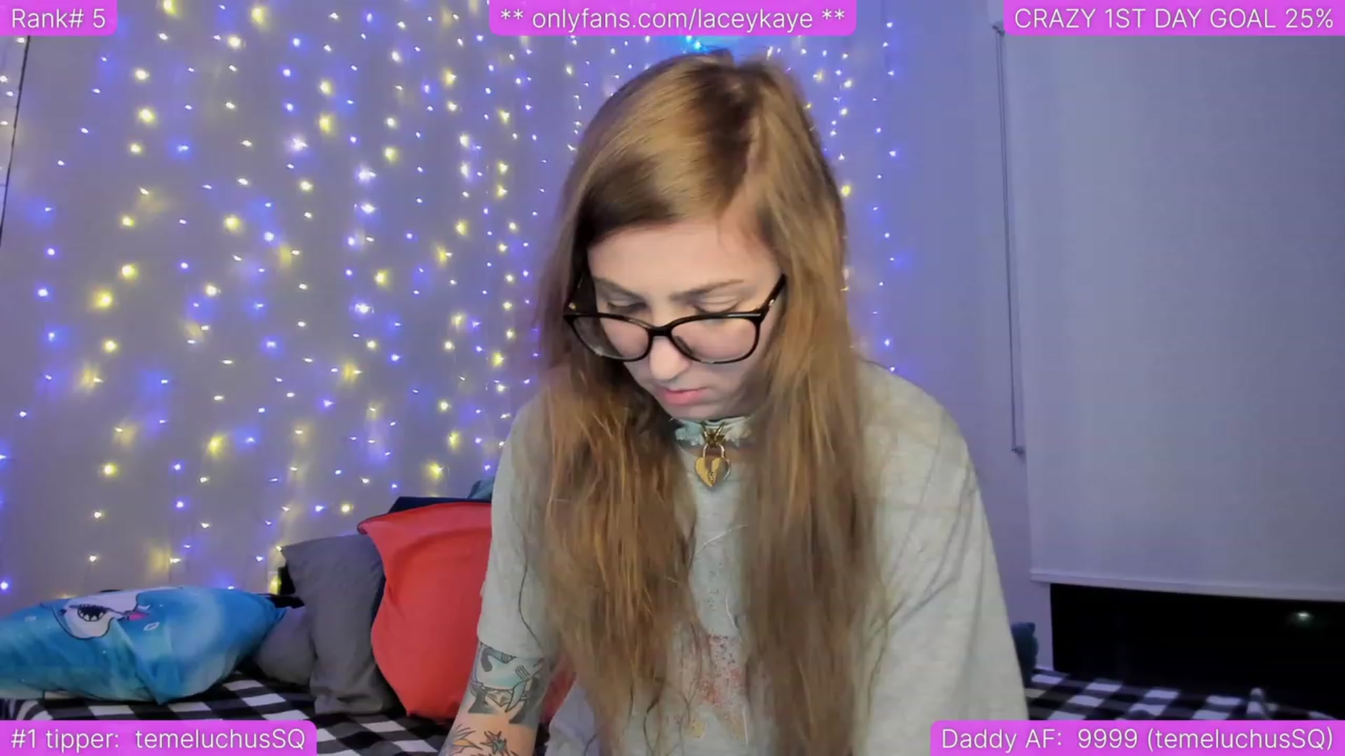 Gallery image thumbnail from TheSharkQueen's myfreecams stream on, 04/01/2023, 12:58 image 15 of 20