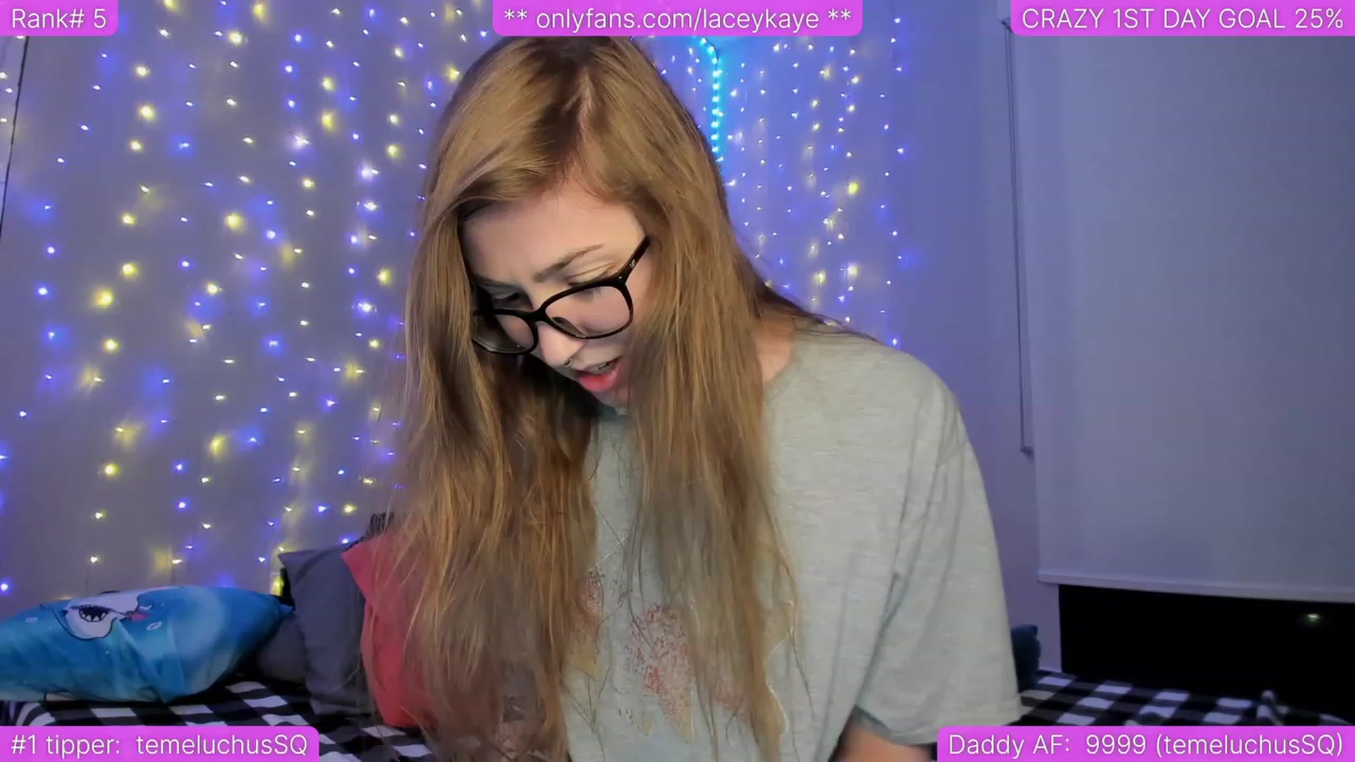 Gallery image thumbnail from TheSharkQueen's myfreecams stream on, 04/01/2023, 12:58 image 18 of 20
