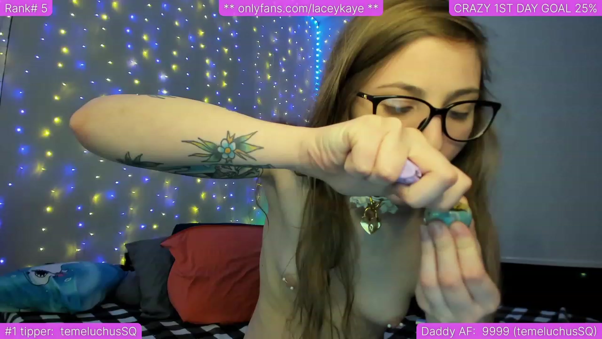 Gallery image thumbnail from TheSharkQueen's myfreecams stream on, 04/01/2023, 12:58 image 12 of 20