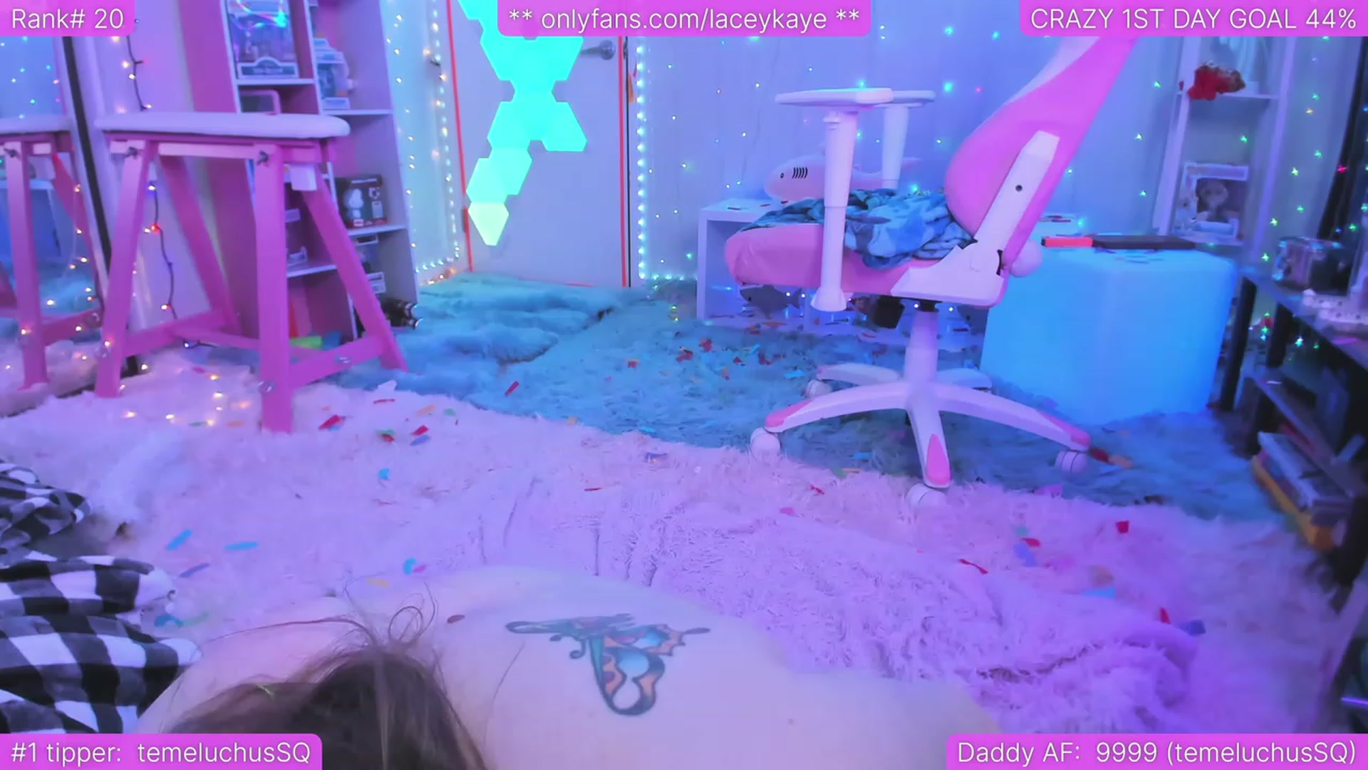 Gallery image thumbnail from TheSharkQueen's myfreecams stream on, 04/02/2023, 06:23 image 9 of 20