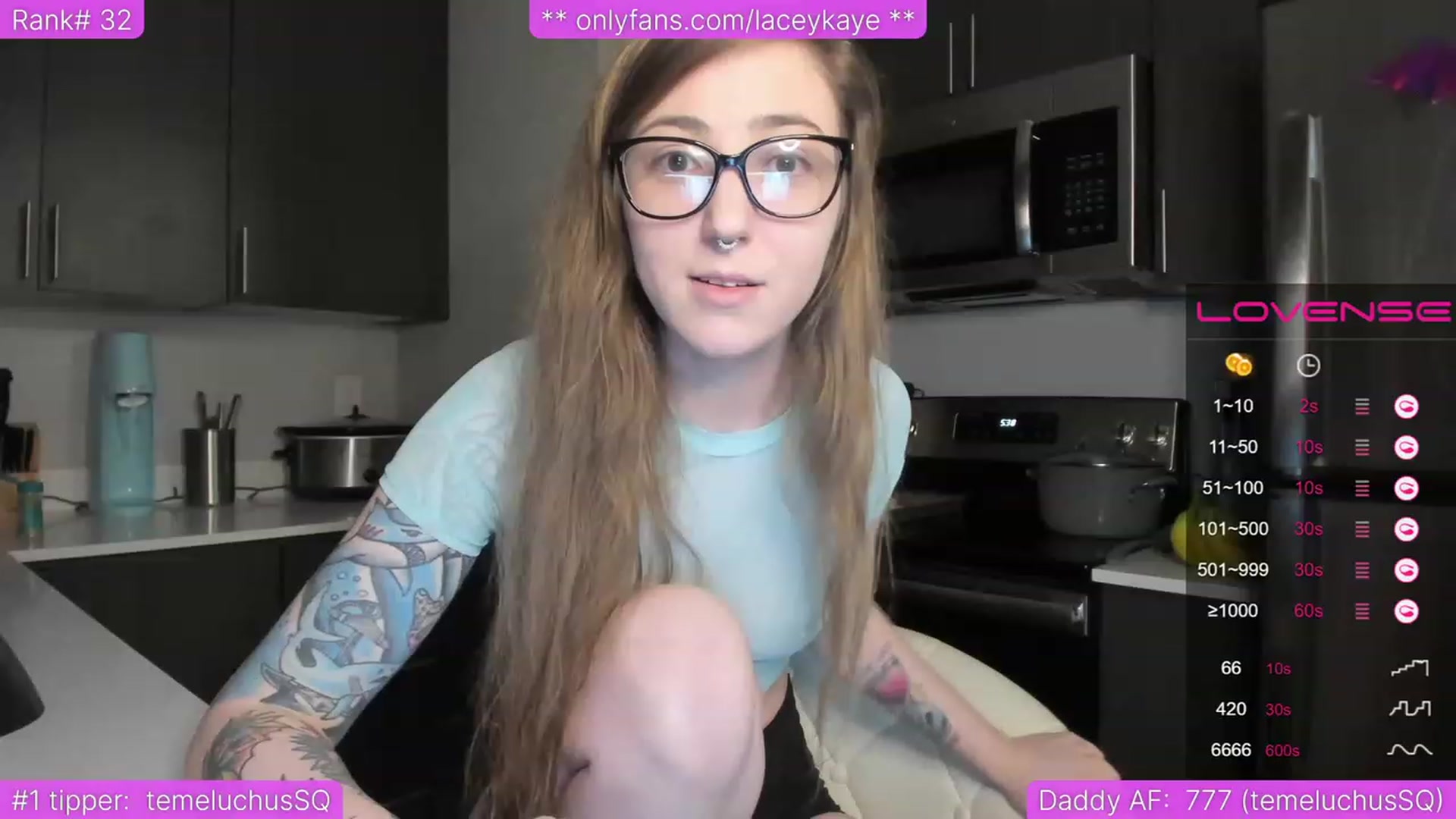 Gallery image thumbnail from TheSharkQueen's myfreecams stream on, 04/06/2023, 03:49 image 18 of 20