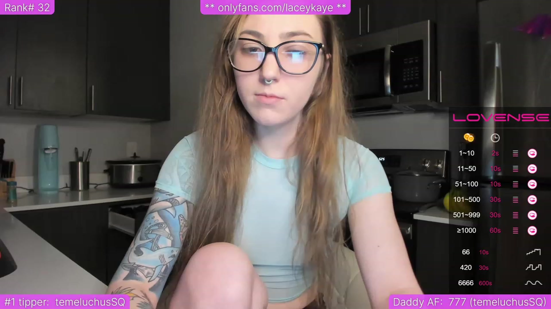Gallery image thumbnail from TheSharkQueen's myfreecams stream on, 04/06/2023, 03:49 image 16 of 20