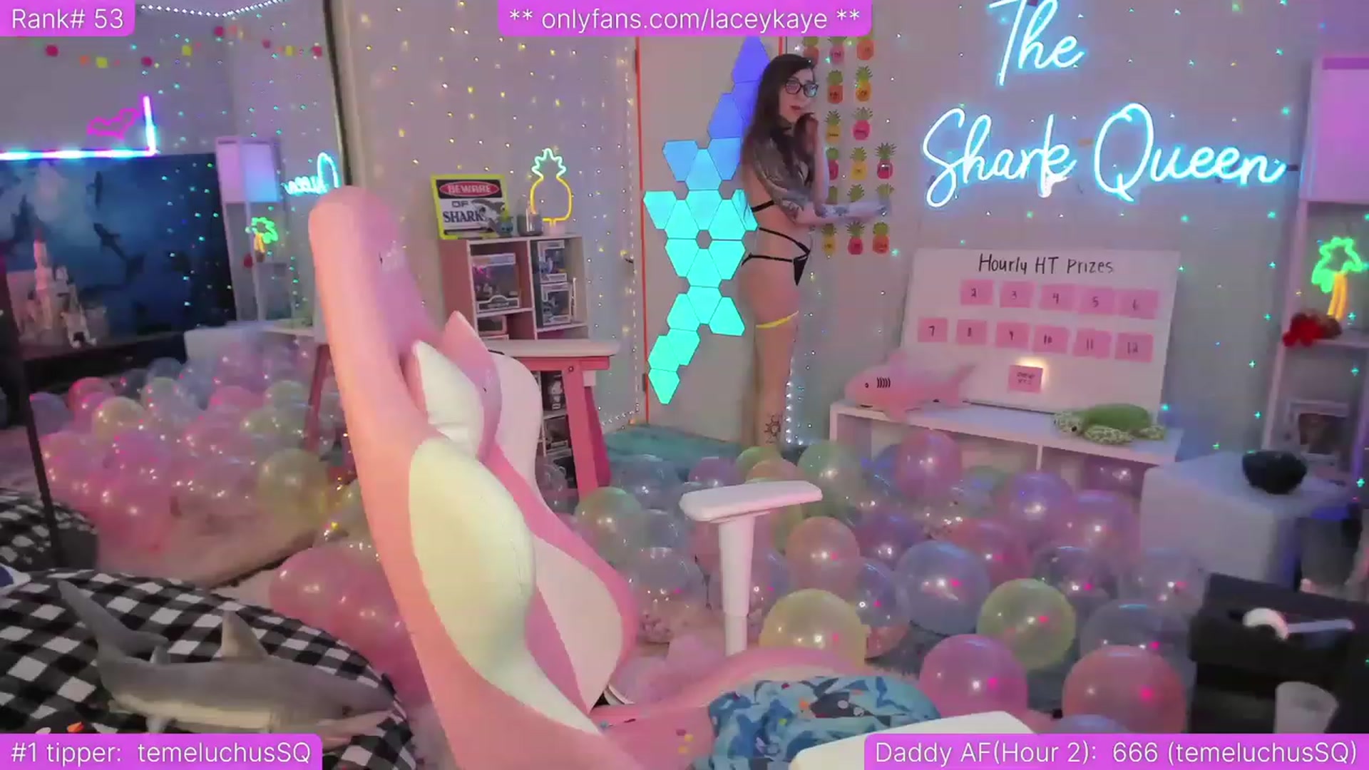 Gallery image thumbnail from TheSharkQueen's myfreecams stream on, 04/08/2023, 02:18 image 1 of 20