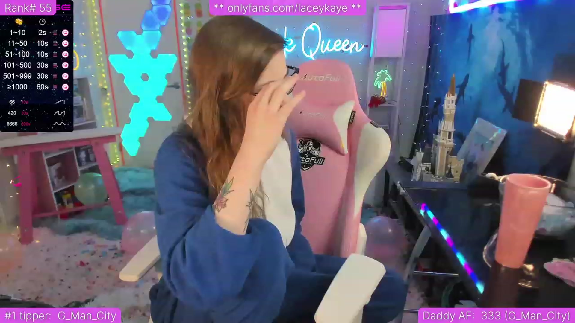 Gallery image thumbnail from TheSharkQueen's myfreecams stream on, 04/09/2023, 06:32 image 11 of 20
