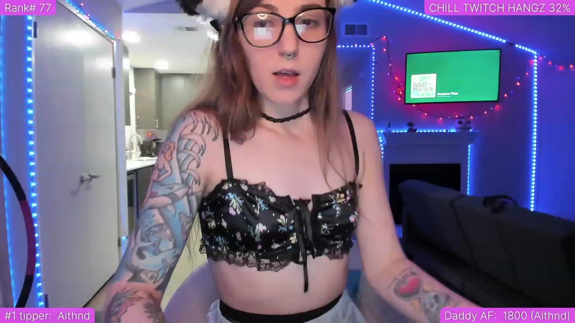 Gallery image thumbnail from TheSharkQueen's myfreecams stream on, 04/13/2023, 05:40 image 12 of 20