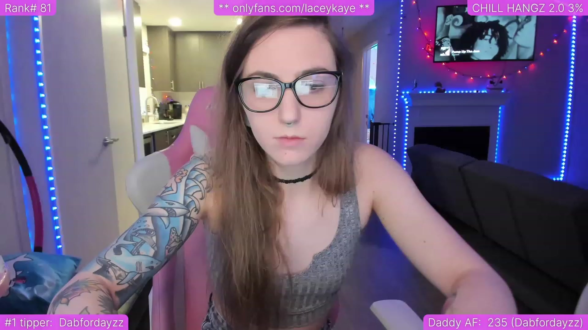 Gallery image thumbnail from TheSharkQueen's myfreecams stream on, 04/14/2023, 02:32 image 4 of 20