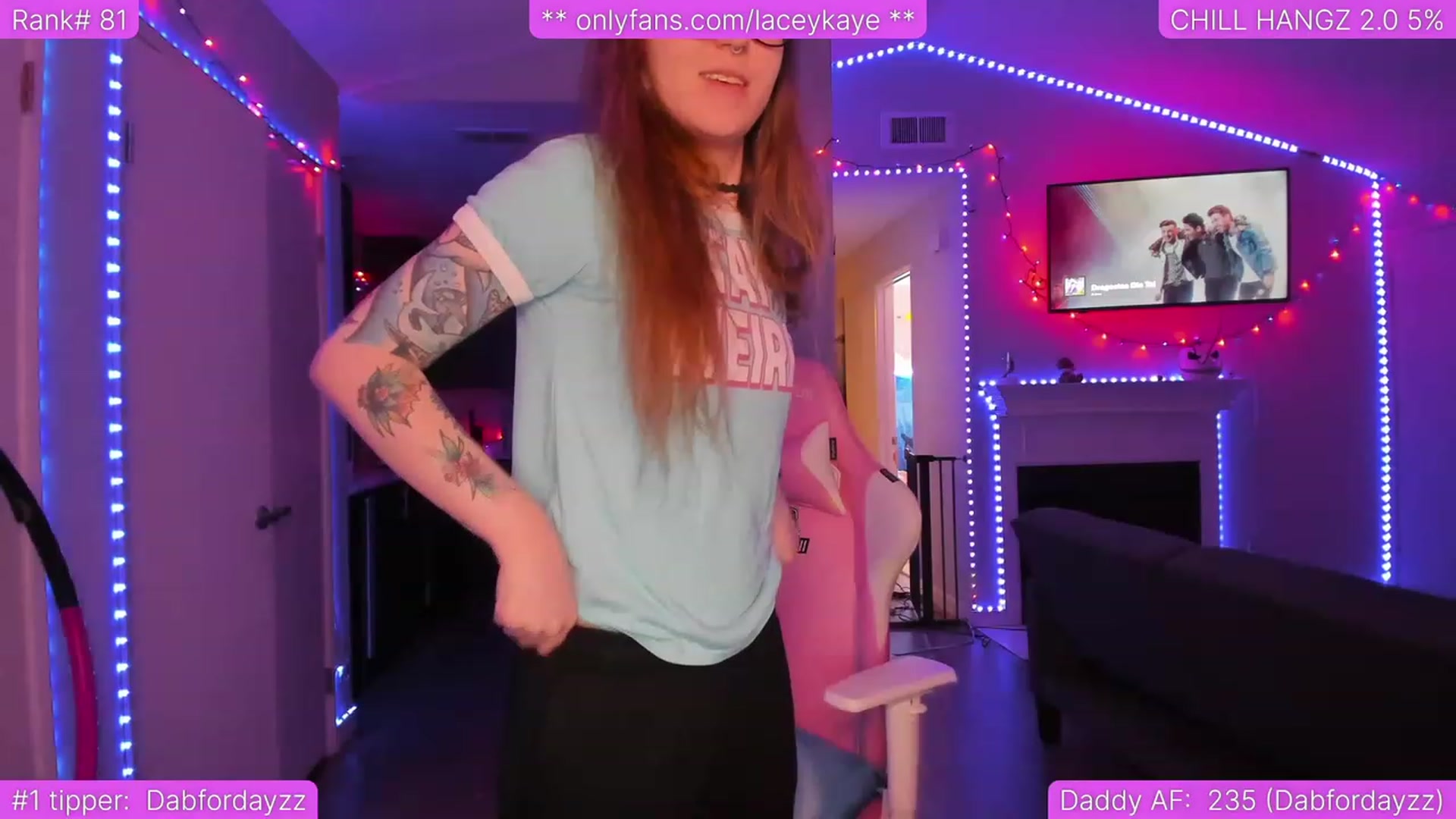 Gallery image thumbnail from TheSharkQueen's myfreecams stream on, 04/14/2023, 04:16 image 19 of 20