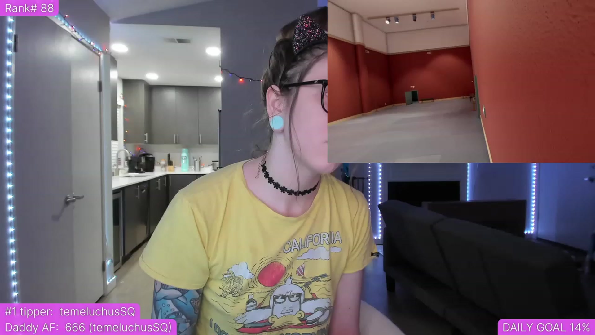 Gallery image thumbnail from TheSharkQueen's myfreecams stream on, 04/18/2023, 02:57 image 5 of 20