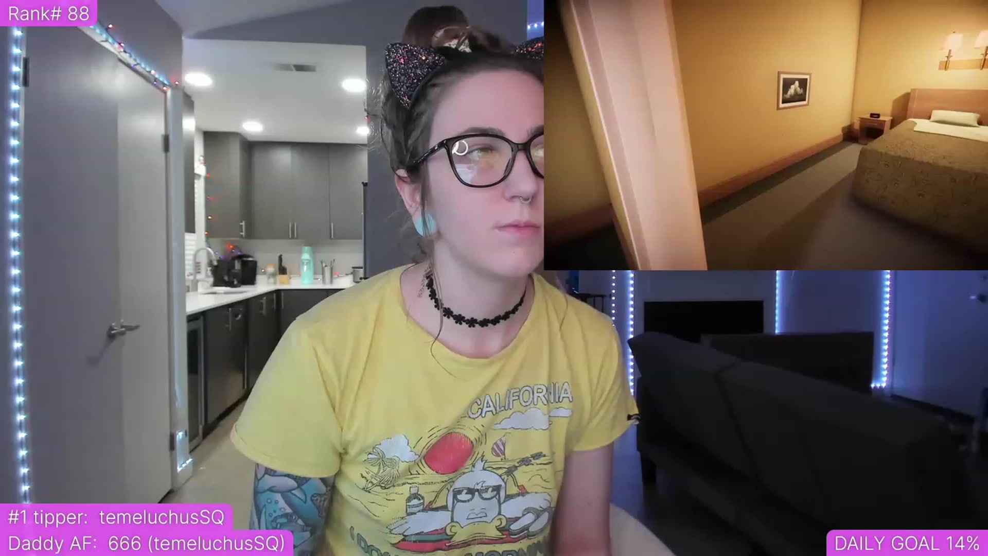 Gallery image thumbnail from TheSharkQueen's myfreecams stream on, 04/18/2023, 02:57 image 4 of 20