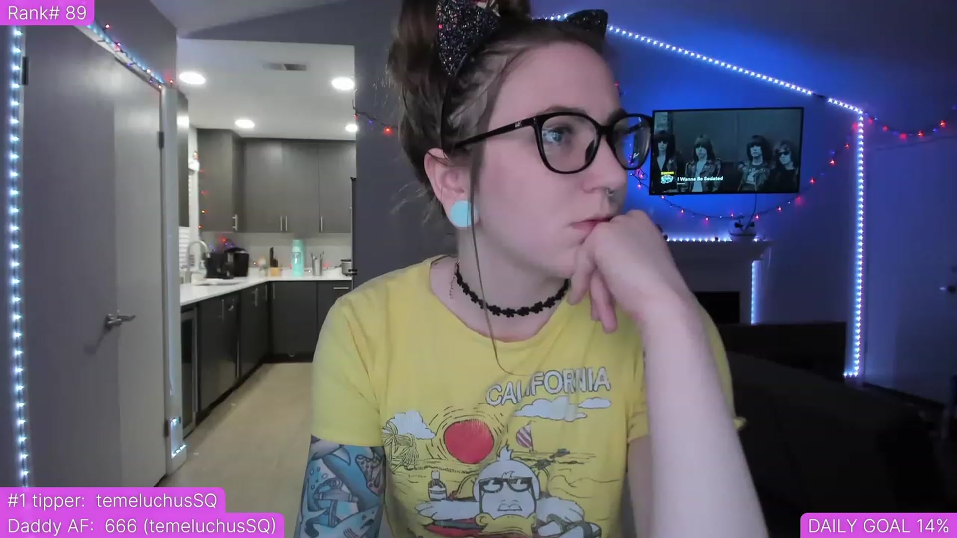 Gallery image thumbnail from TheSharkQueen's myfreecams stream on, 04/18/2023, 02:57 image 7 of 20