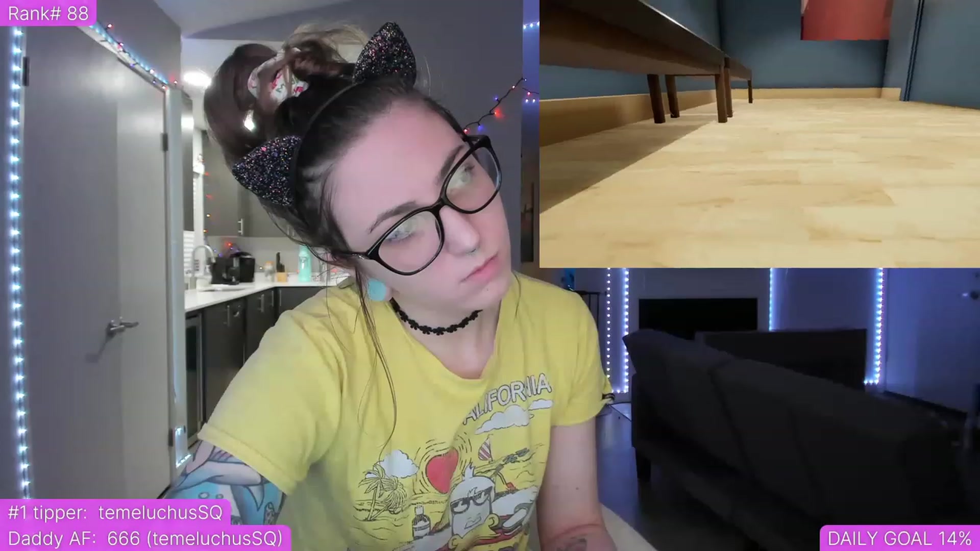 Gallery image thumbnail from TheSharkQueen's myfreecams stream on, 04/18/2023, 02:57 image 6 of 20