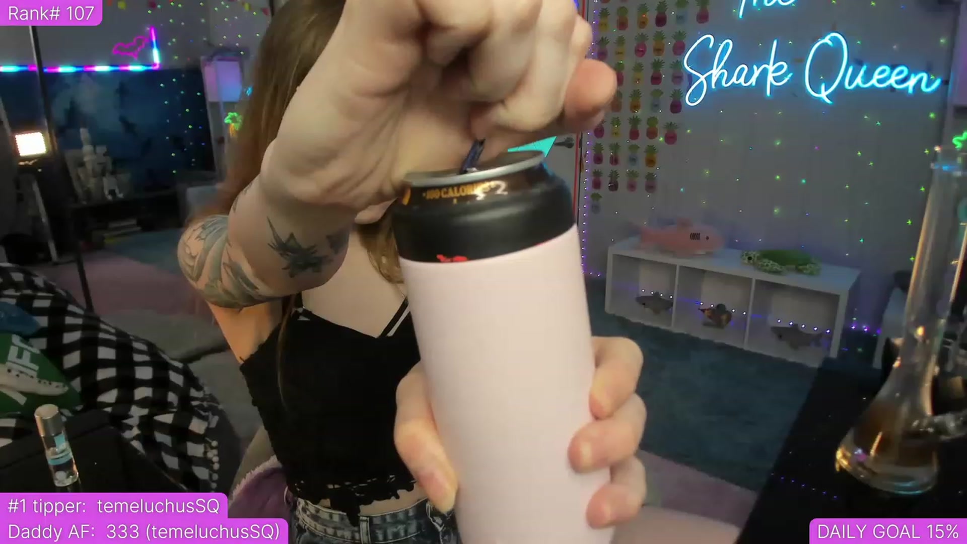 Gallery image thumbnail from TheSharkQueen's myfreecams stream on, 04/22/2023, 03:59 image 14 of 20