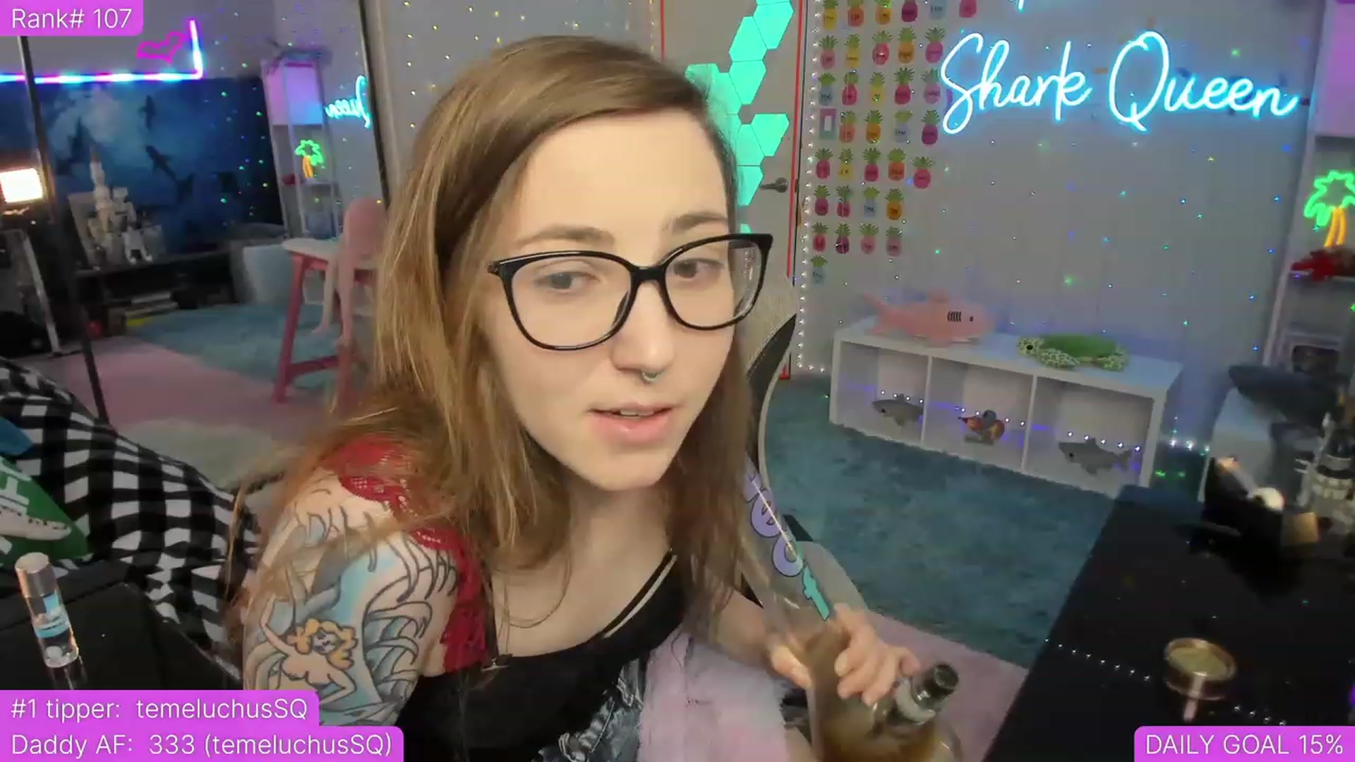 Gallery image thumbnail from TheSharkQueen's myfreecams stream on, 04/22/2023, 03:59 image 17 of 20
