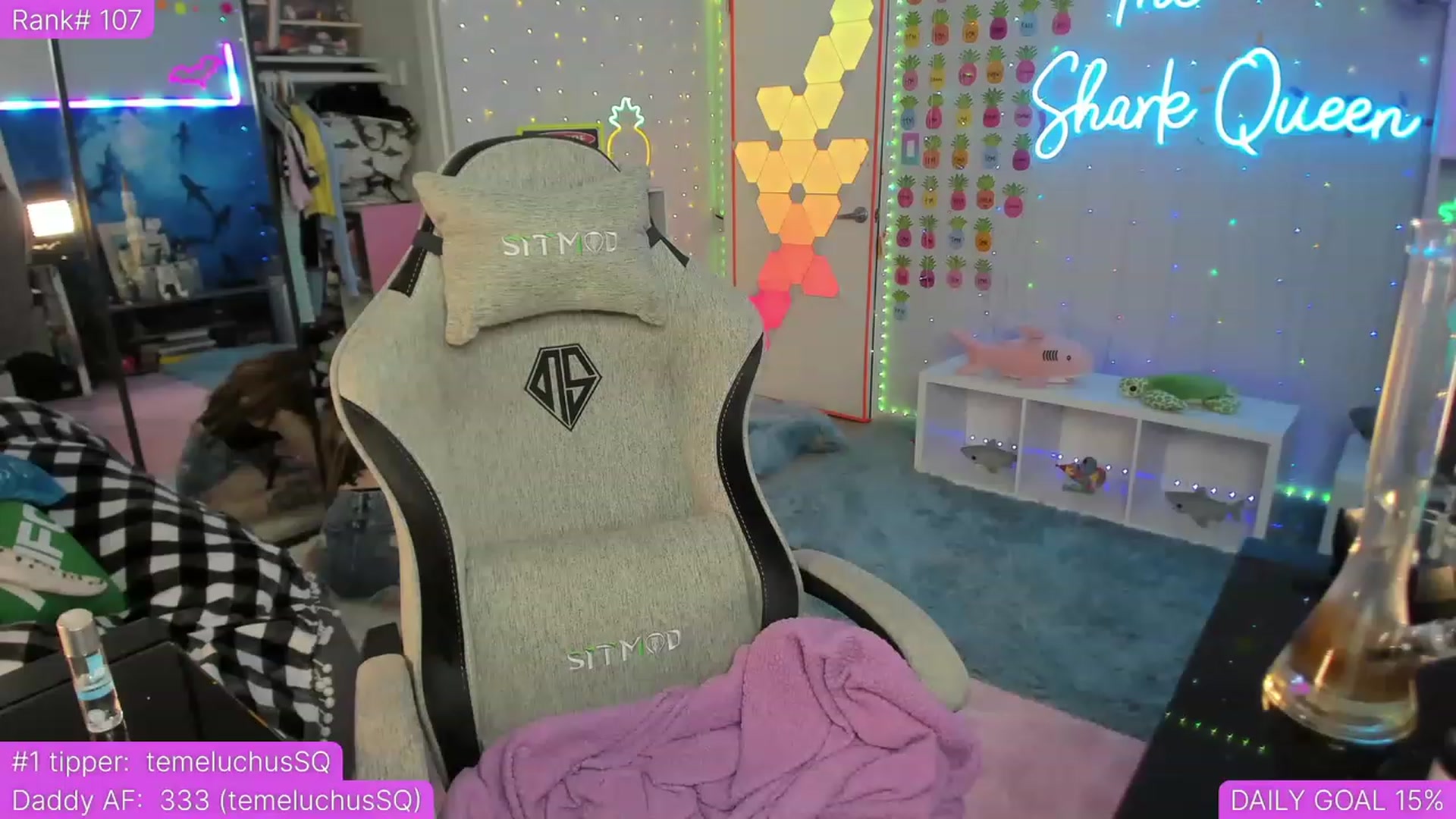 Gallery image thumbnail from TheSharkQueen's myfreecams stream on, 04/22/2023, 03:59 image 8 of 20