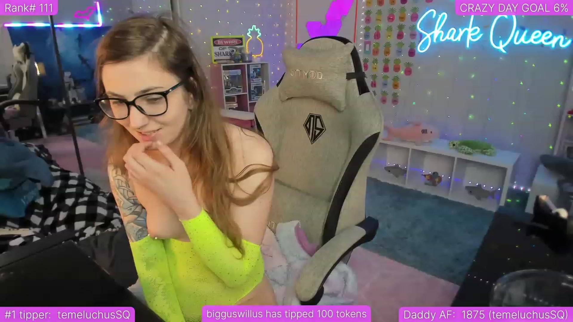 Gallery image thumbnail from TheSharkQueen's myfreecams stream on, 04/23/2023, 01:52 image 19 of 20