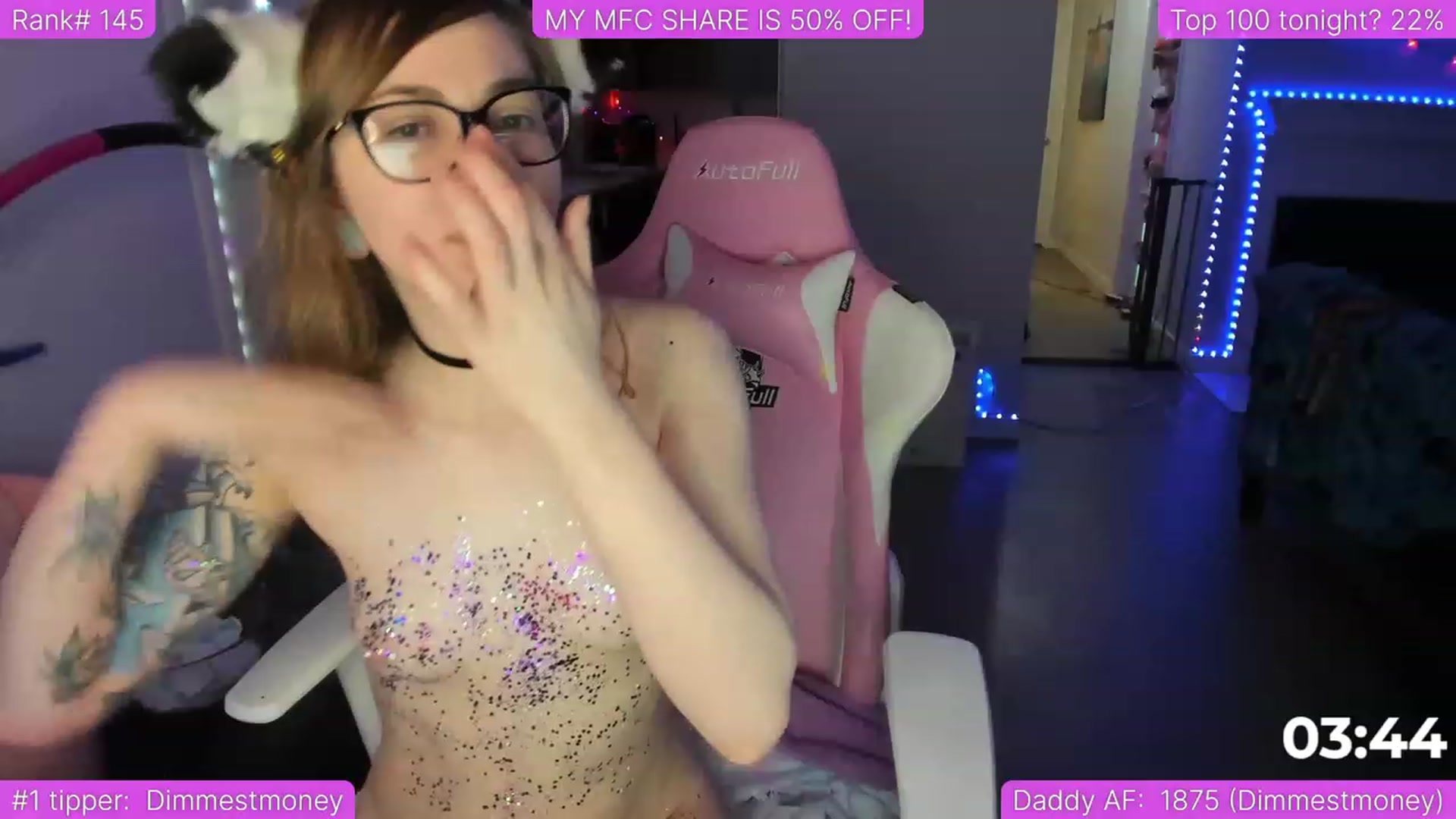 Gallery image thumbnail from TheSharkQueen's myfreecams stream on, 04/29/2023, 06:14 image 11 of 20