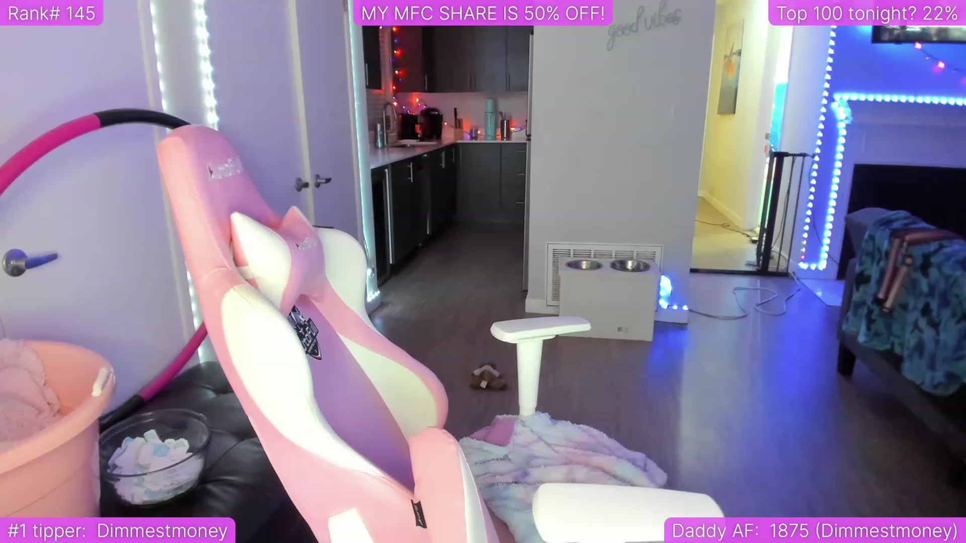 Gallery image thumbnail from TheSharkQueen's myfreecams stream on, 04/29/2023, 06:14 image 7 of 20