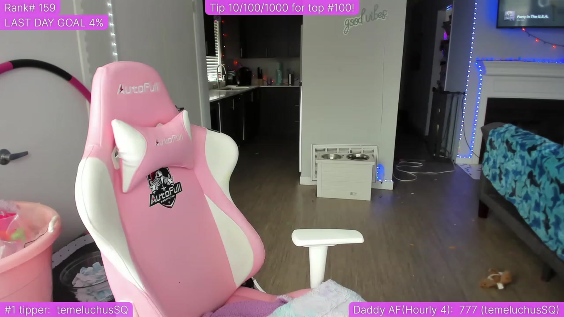Gallery image thumbnail from TheSharkQueen's myfreecams stream on, 04/30/2023, 23:24 image 16 of 20