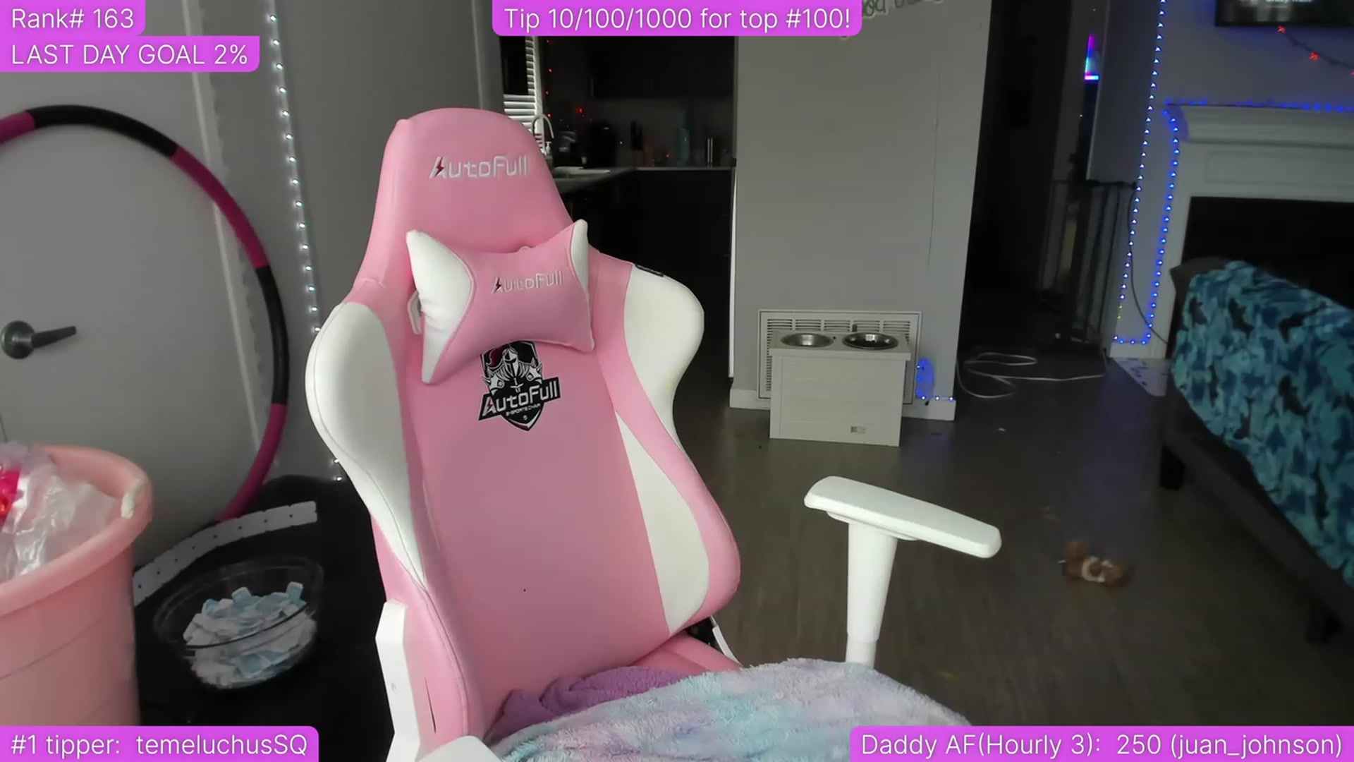 Gallery image thumbnail from TheSharkQueen's myfreecams stream on, 04/30/2023, 23:24 image 1 of 20