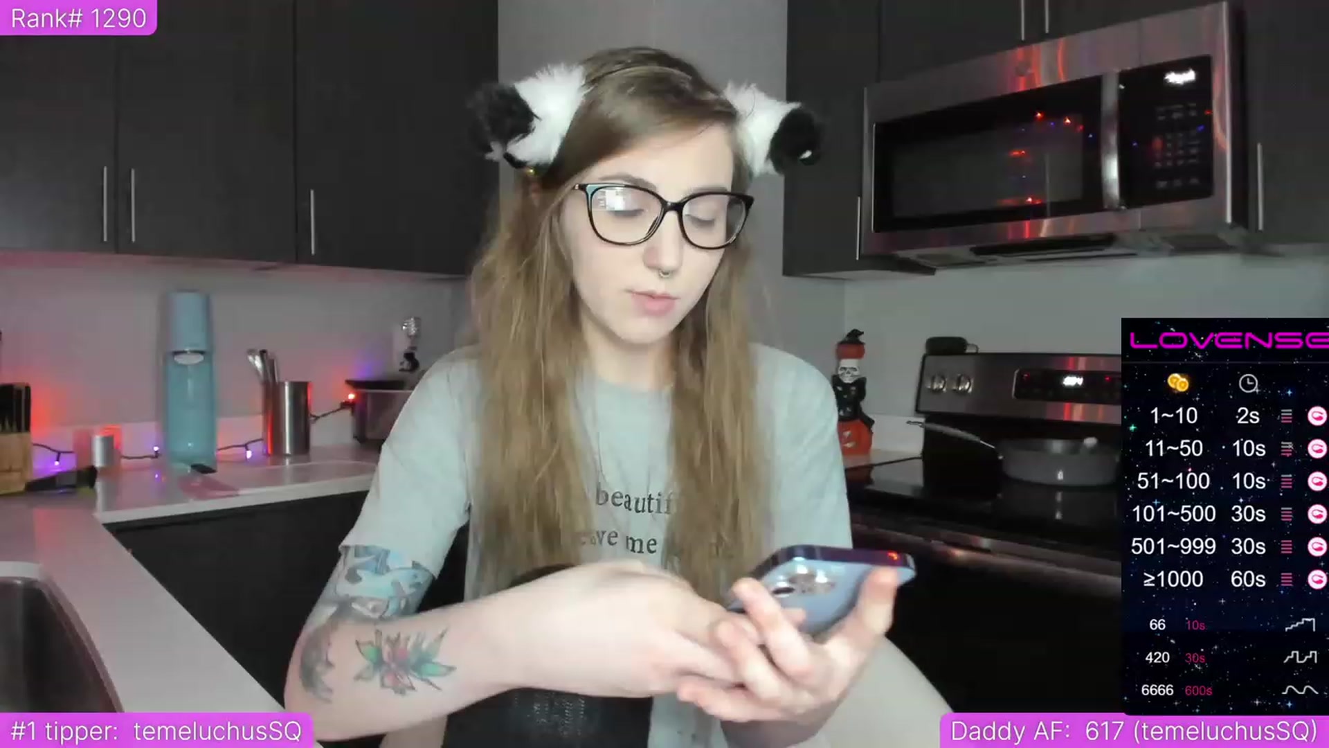 Gallery image thumbnail from TheSharkQueen's myfreecams stream on, 05/11/2023, 04:05 image 2 of 20