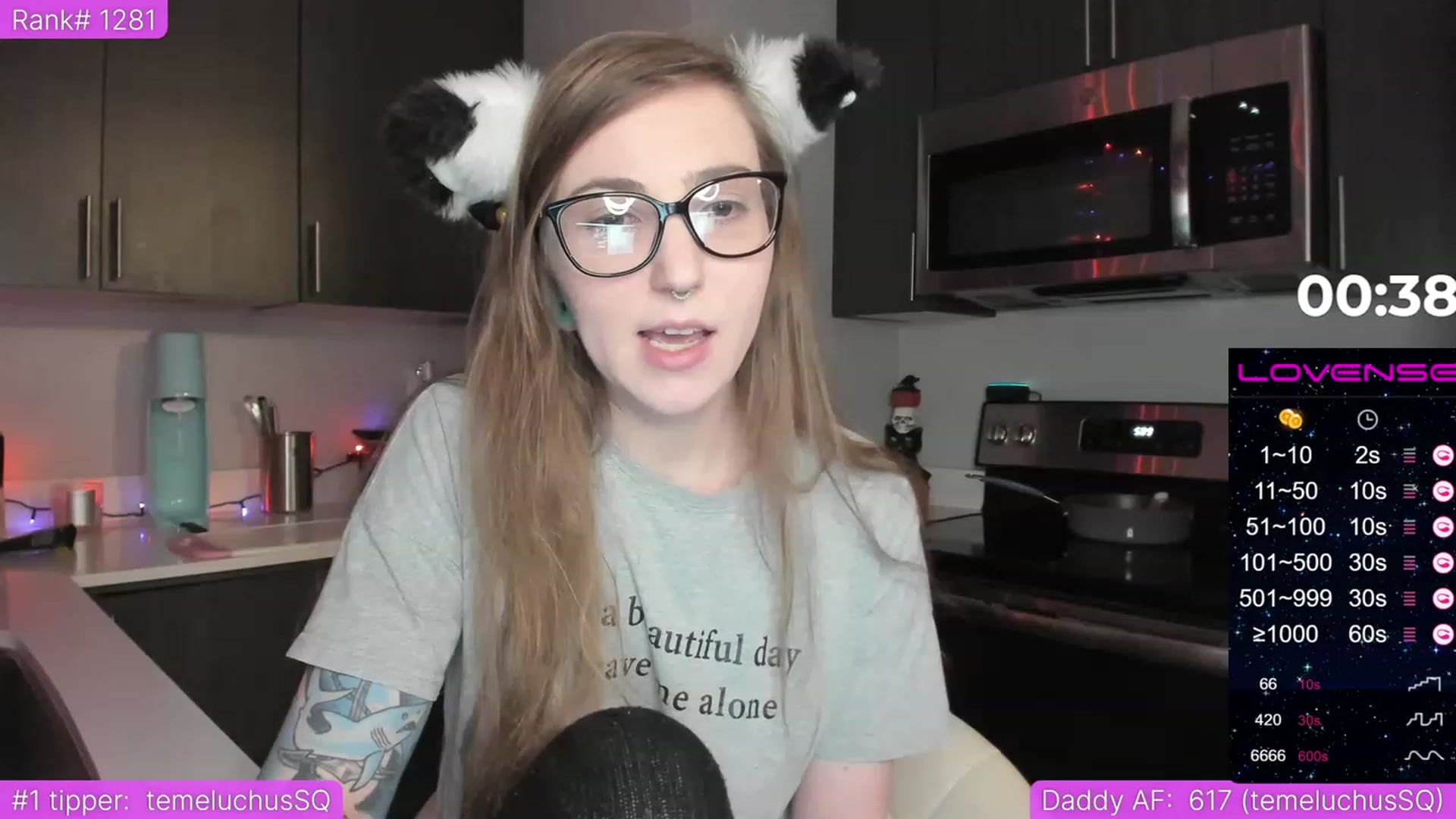 Gallery image thumbnail from TheSharkQueen's myfreecams stream on, 05/11/2023, 04:05 image 7 of 20