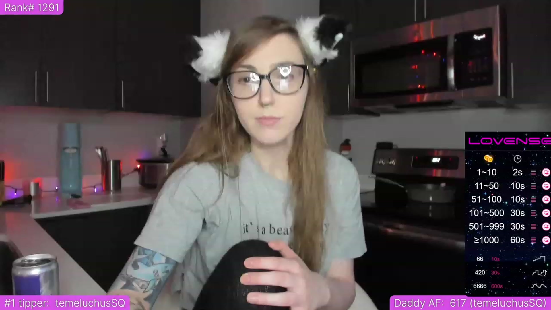 Gallery image thumbnail from TheSharkQueen's myfreecams stream on, 05/11/2023, 04:05 image 3 of 20