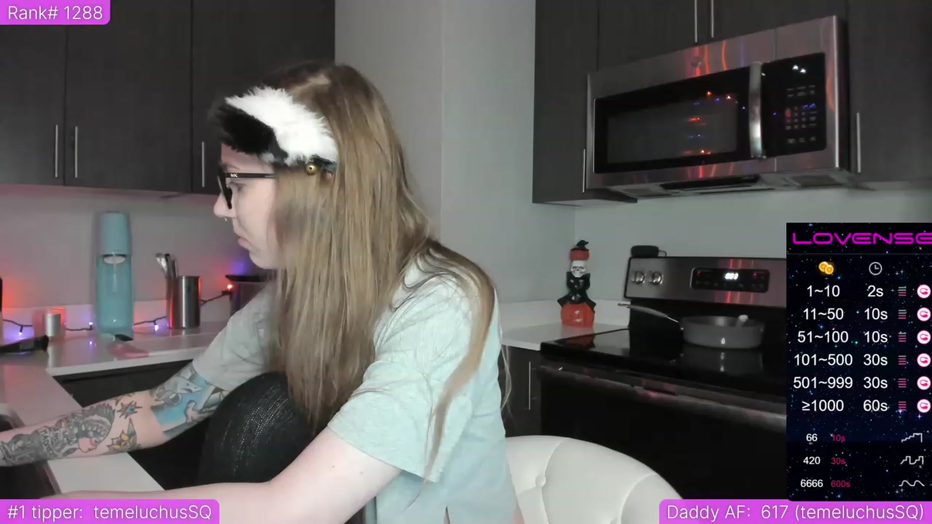 Gallery image thumbnail from TheSharkQueen's myfreecams stream on, 05/11/2023, 04:05 image 5 of 20