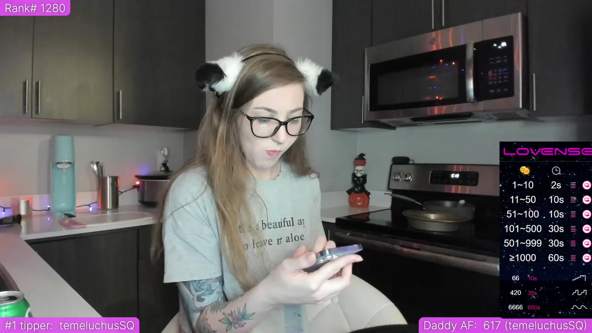 Gallery image thumbnail from TheSharkQueen's myfreecams stream on, 05/11/2023, 04:05 image 9 of 20