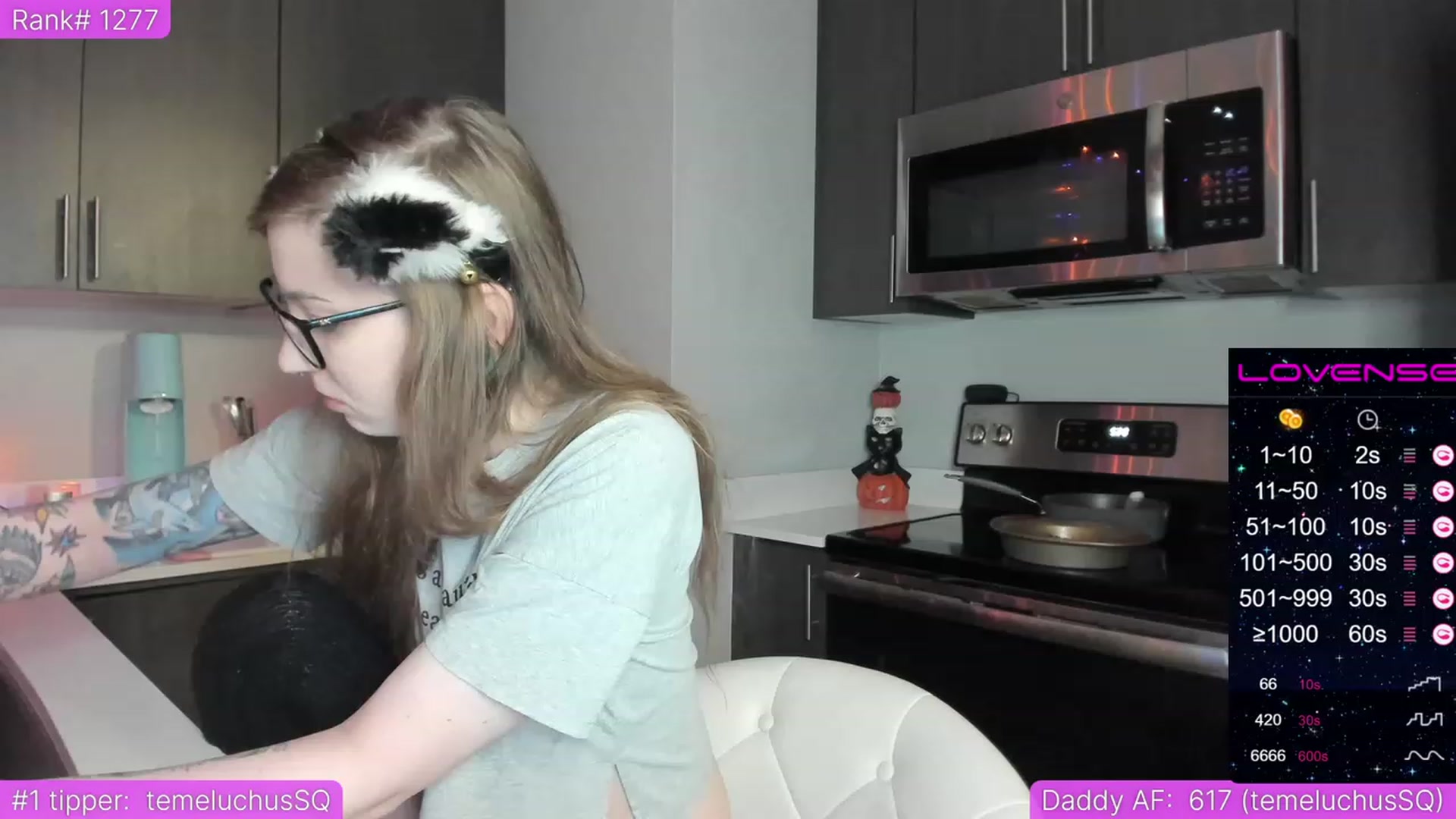 Gallery image thumbnail from TheSharkQueen's myfreecams stream on, 05/11/2023, 04:05 image 11 of 20