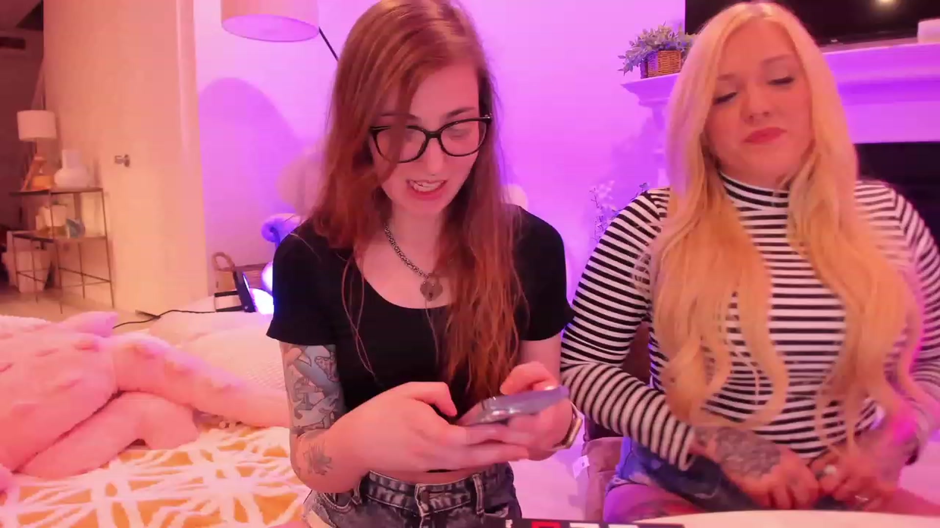 Gallery image thumbnail from TheSharkQueen's myfreecams stream on, 05/12/2023, 11:30 image 5 of 20