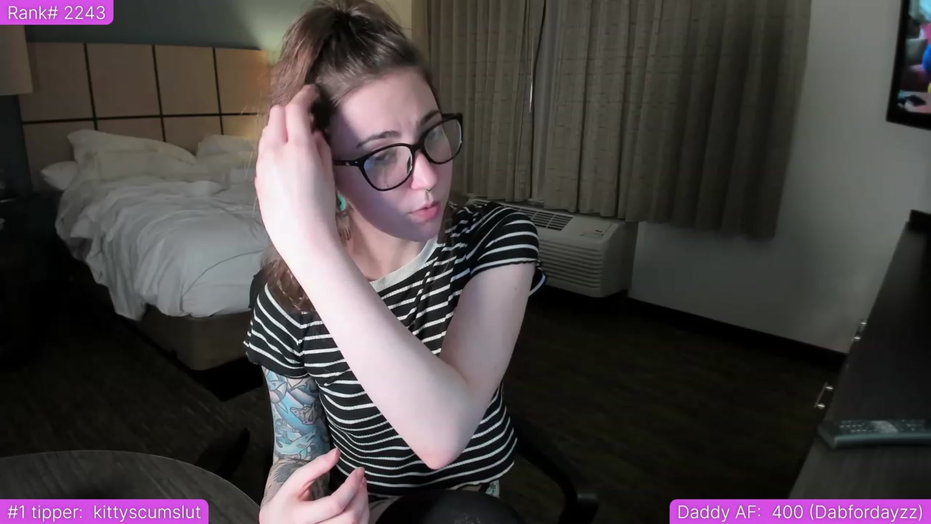 Gallery image thumbnail from TheSharkQueen's myfreecams stream on, 06/03/2023, 06:22 image 19 of 20